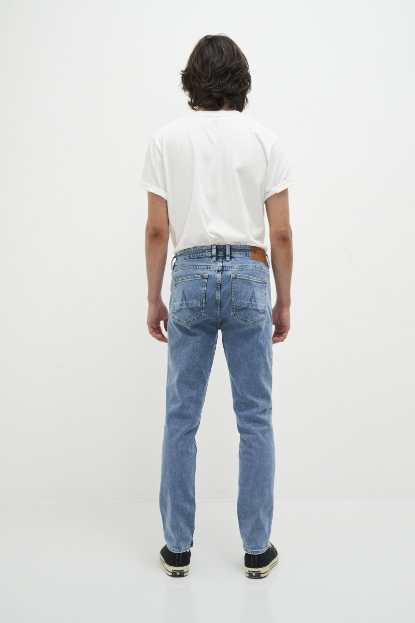 Jeans Jamie slim in blau / perfect Vintage aus Bio - Baumwolle und recycelt Denim von Kuyichi