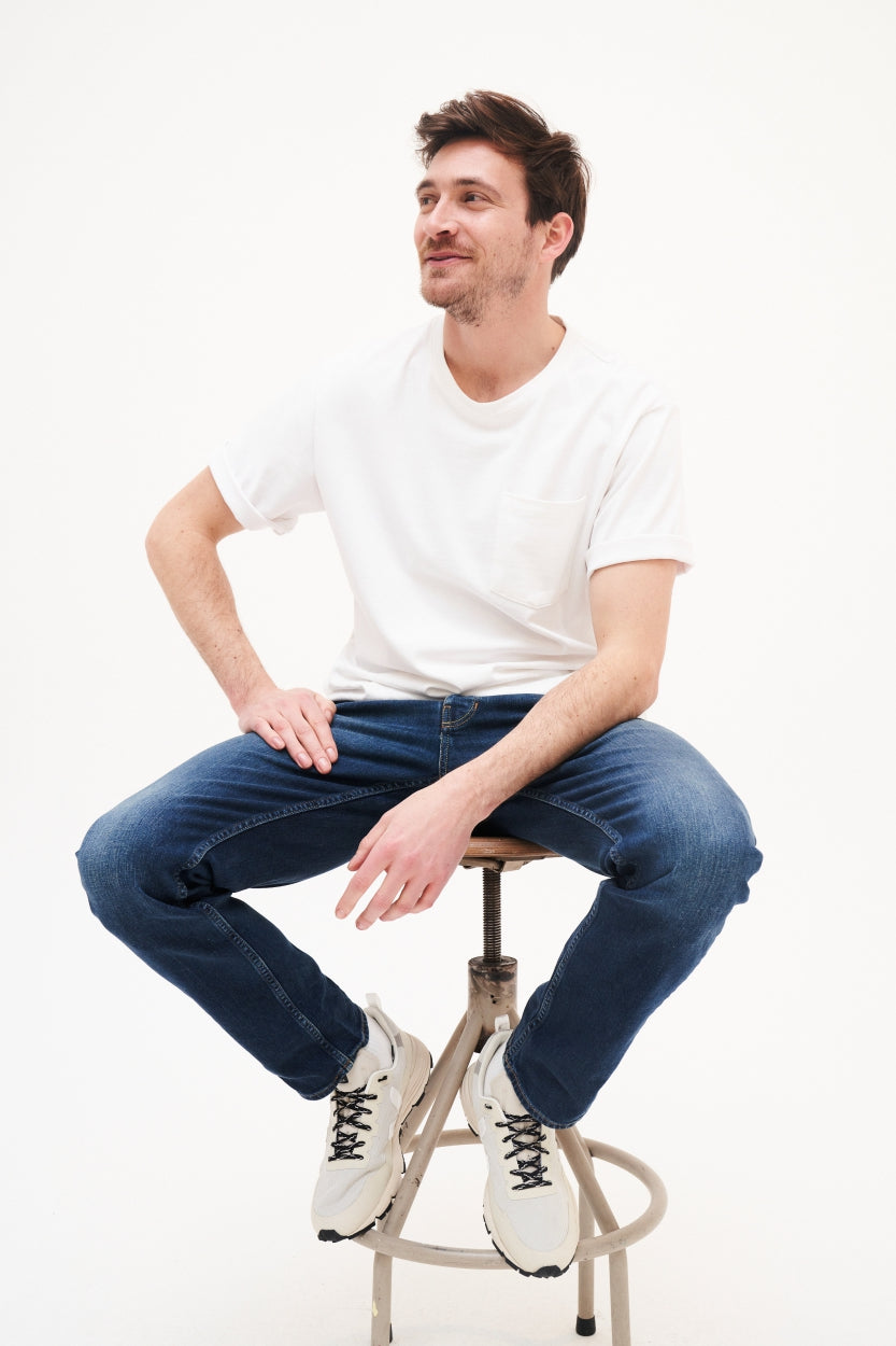 Jeans Jim in blue "Classic indigo blue" made of organic cotton and recycled denim from Kuyichi