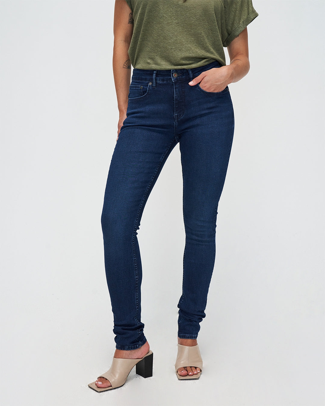 Jeans Carey Skinny in True Blue aus Bio - Baumwolle von Kuyichi