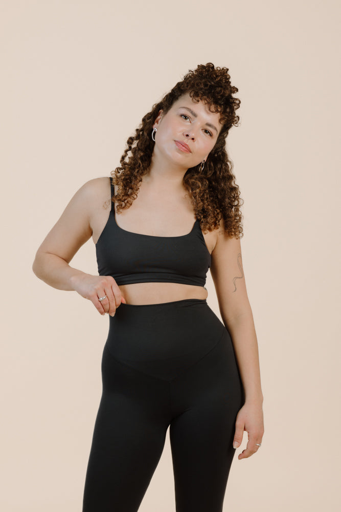 Schwarzes Top LOCA aus recyceltem Polyamid von PURA Clothing