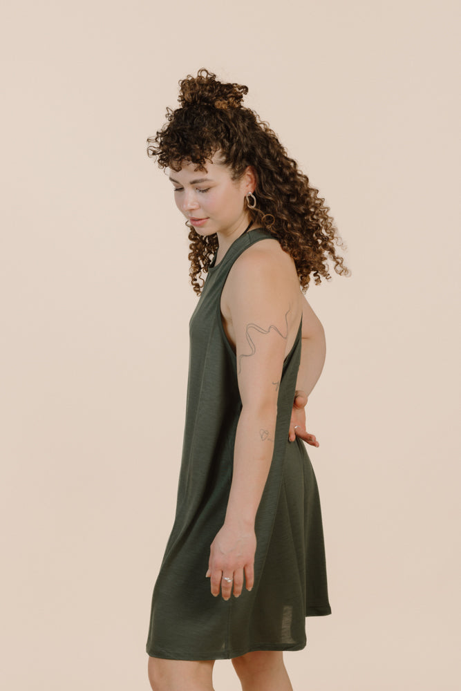 Grünes Kleid FLORA aus 100% Tencel von PURA Clothing