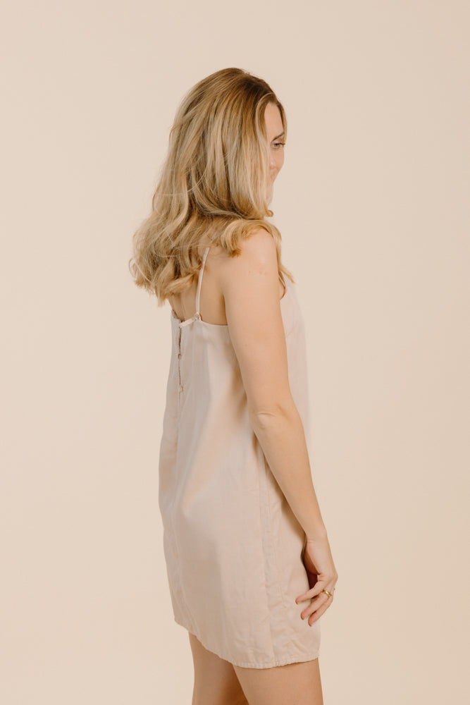 Robe couleur sable MARINA en 100% Tencel de PURA Clothing