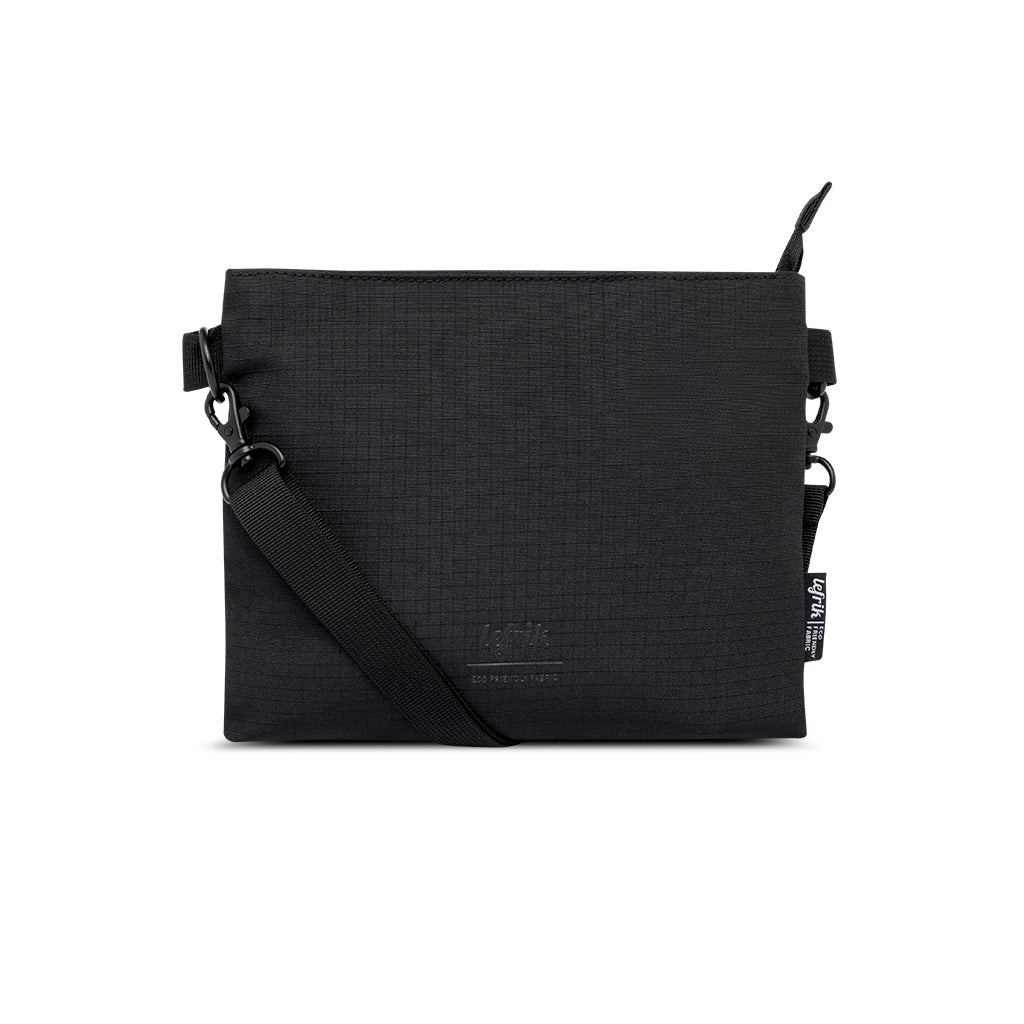 Black Arizona Vandra shoulder bag made from recycled PET by Lefrik