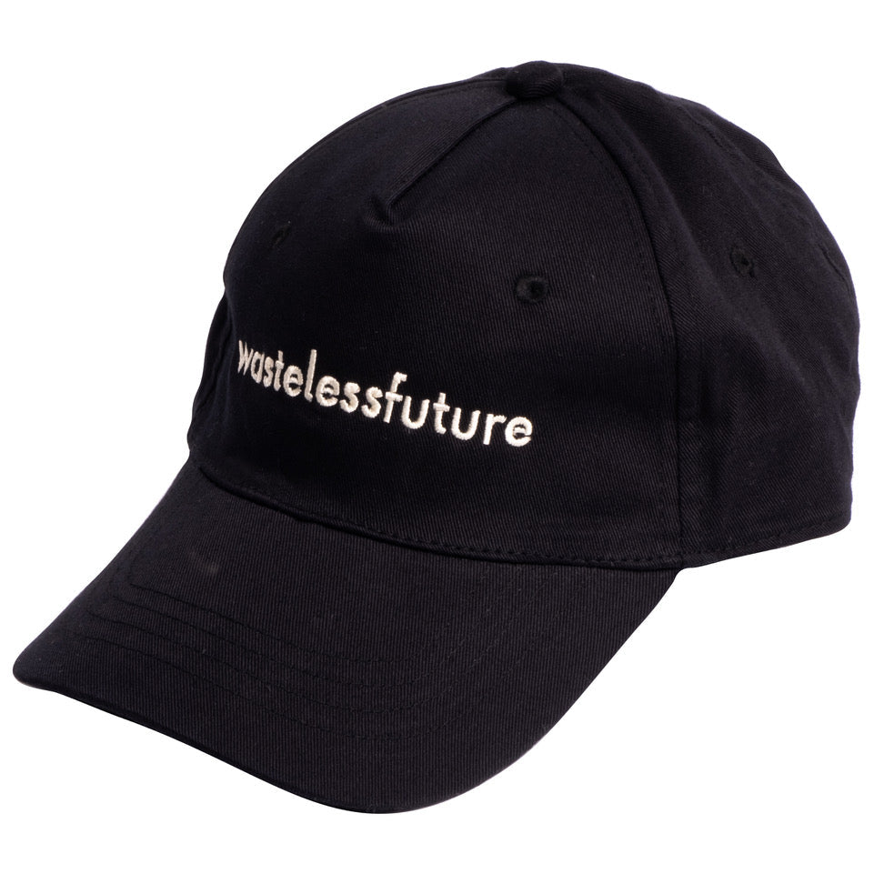 Bestickte Cap aus Bio-Baumwolle