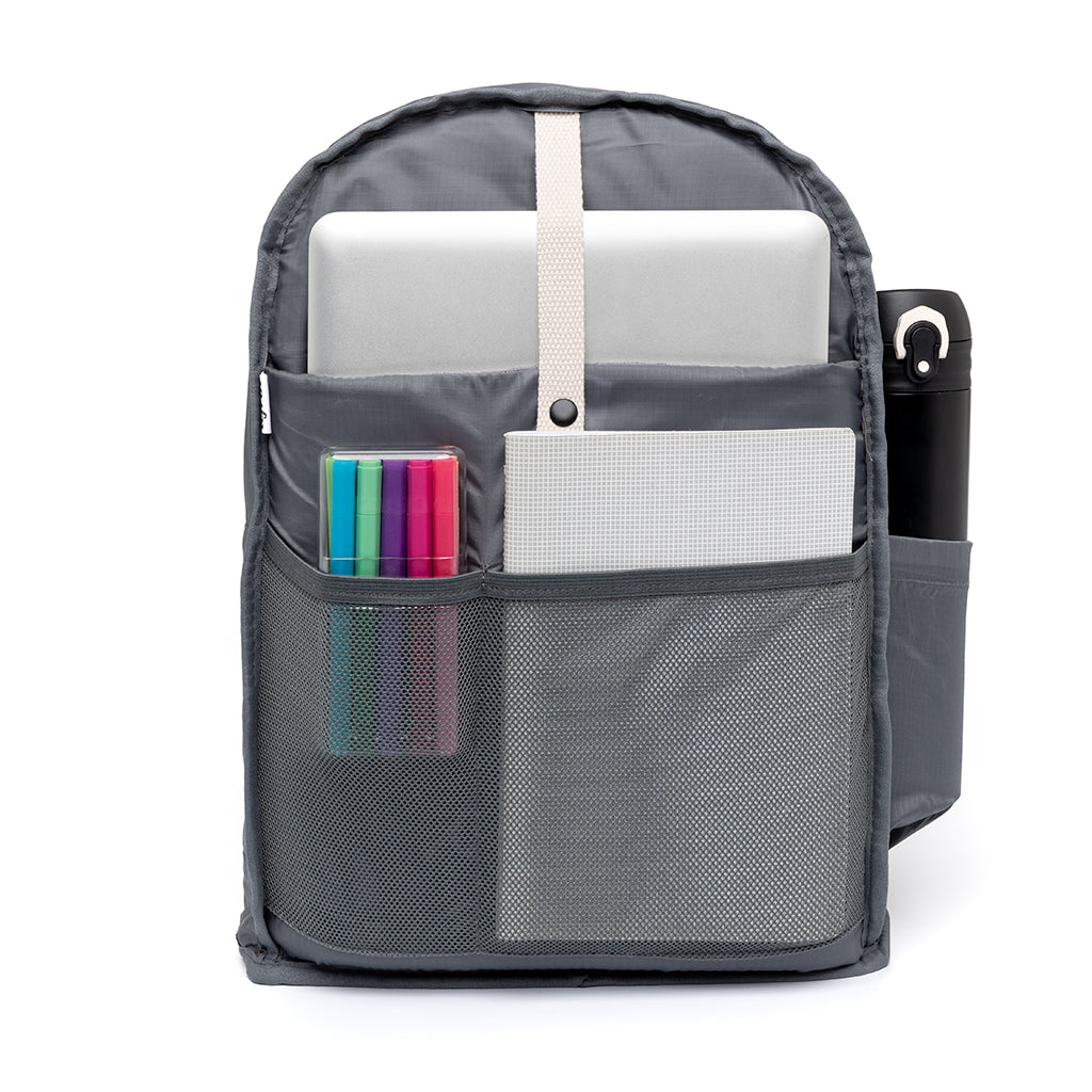 Dunkel-roter Rucksack Capsule (15l) aus recycelten PET-Plastikflaschen von Lefrik