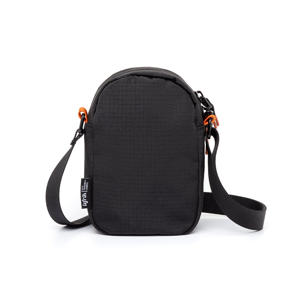 Black Vandra shoulder bag made from recycled PET from Lefrik