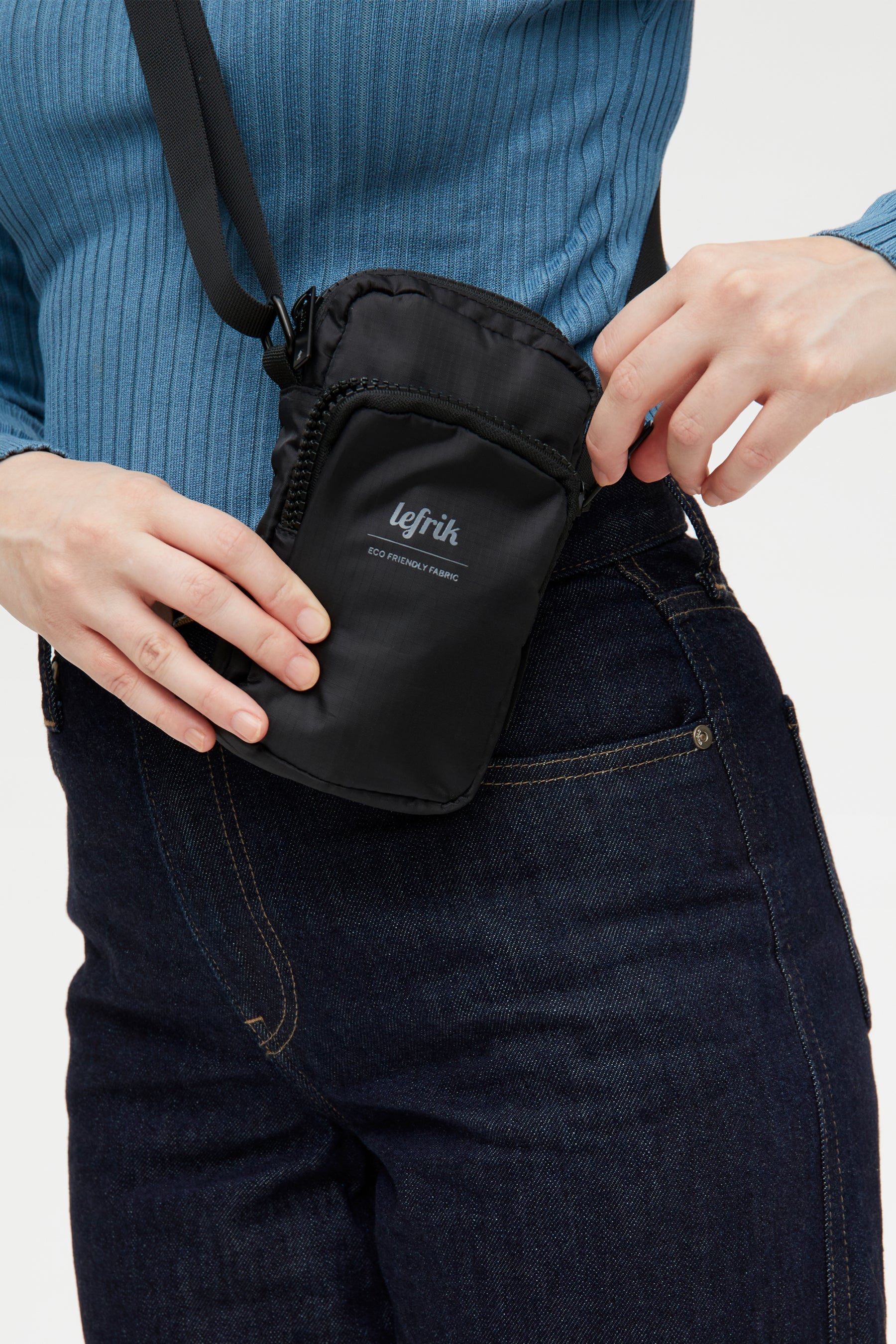 Black Amsterdam Vandra shoulder bag made from recycled PET by Lefrik