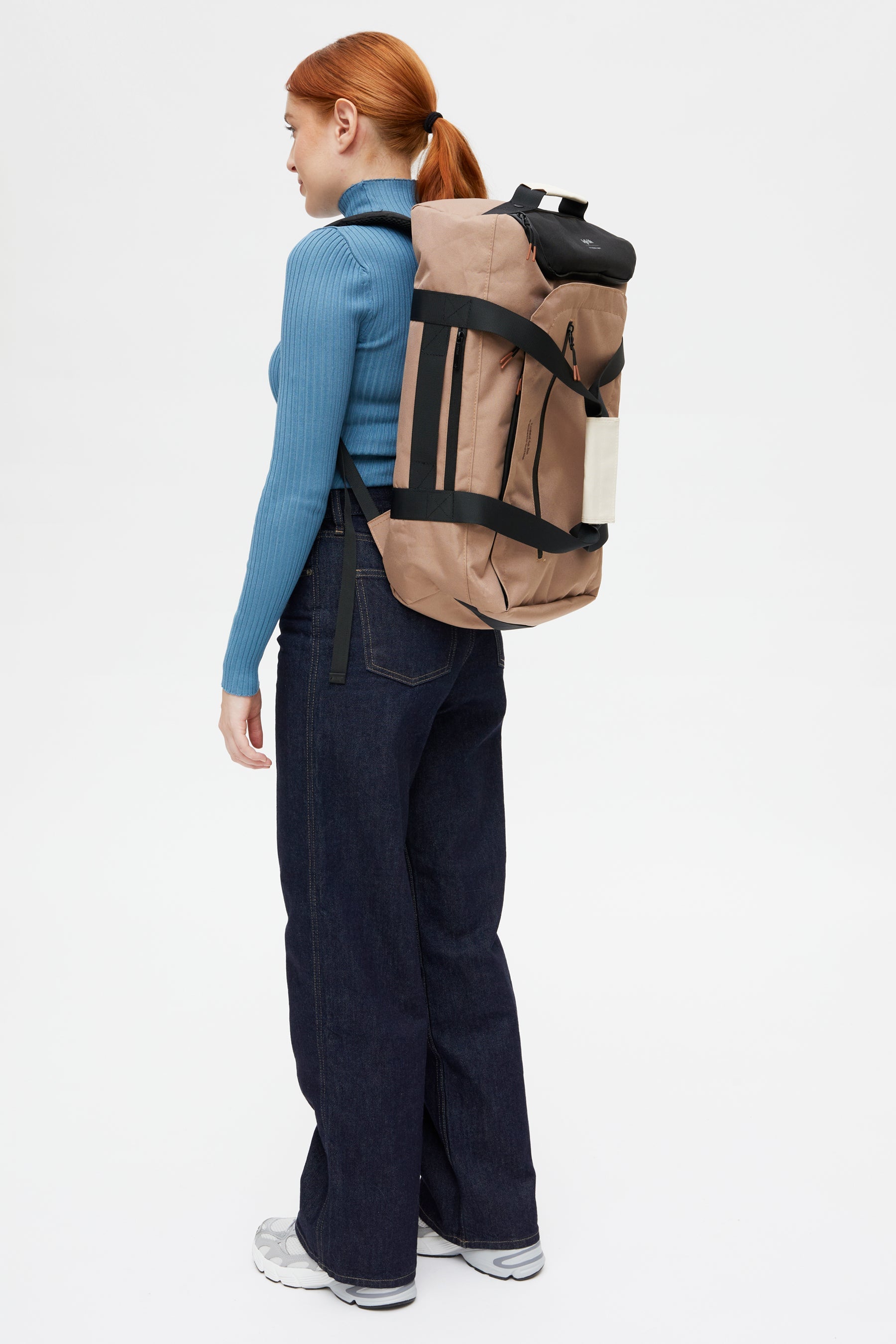 Hellbrauner Reiserucksack Wanderer aus recyceltem PET von Lefrik