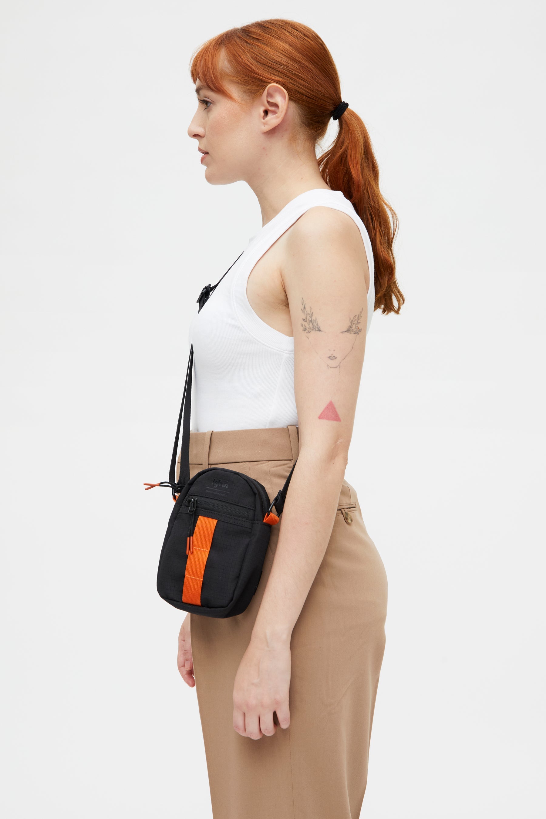 Black Vandra shoulder bag made from recycled PET from Lefrik