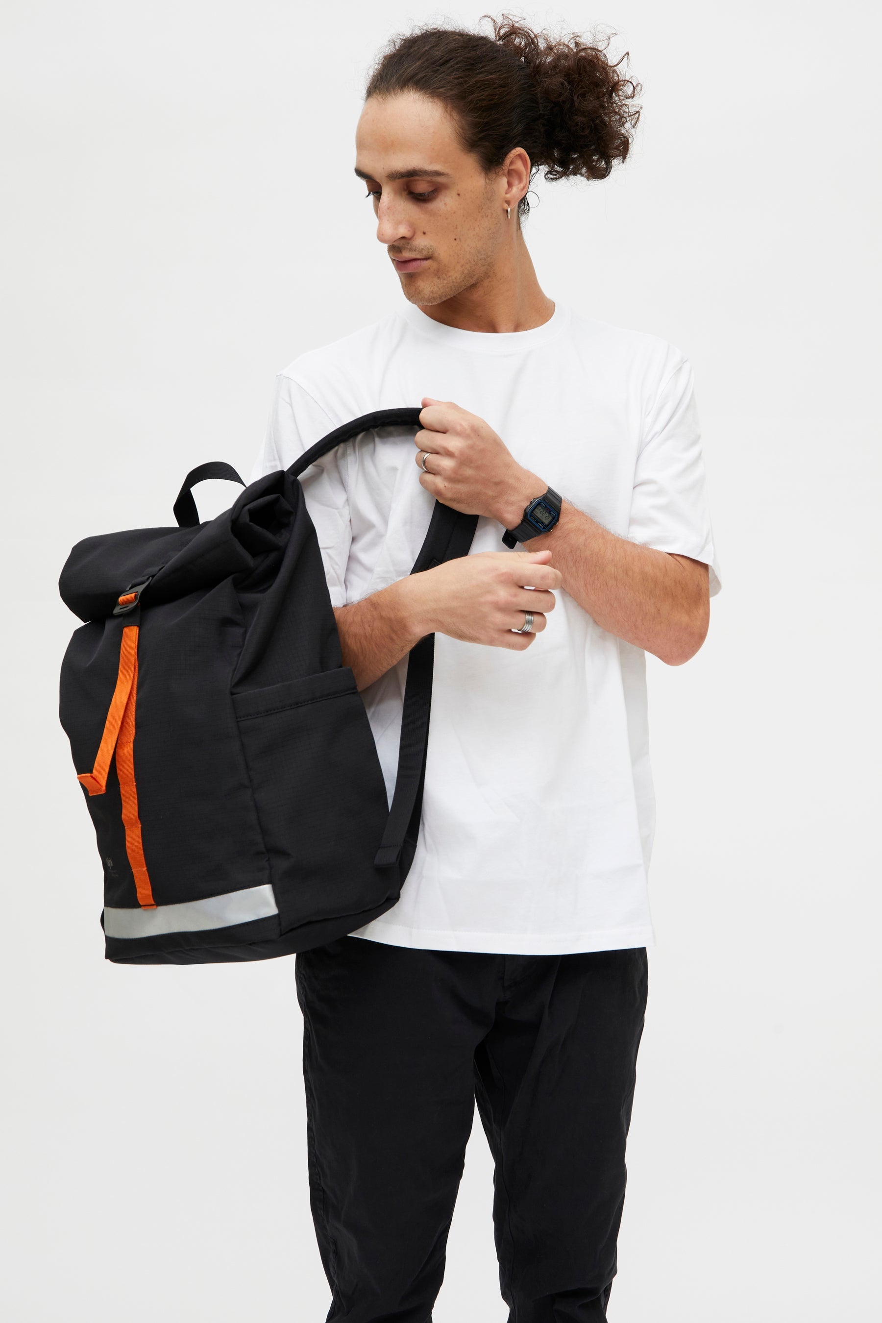 Schwarzer Rucksack Lars Roll Vandra aus recyceltem PET von Lefrik