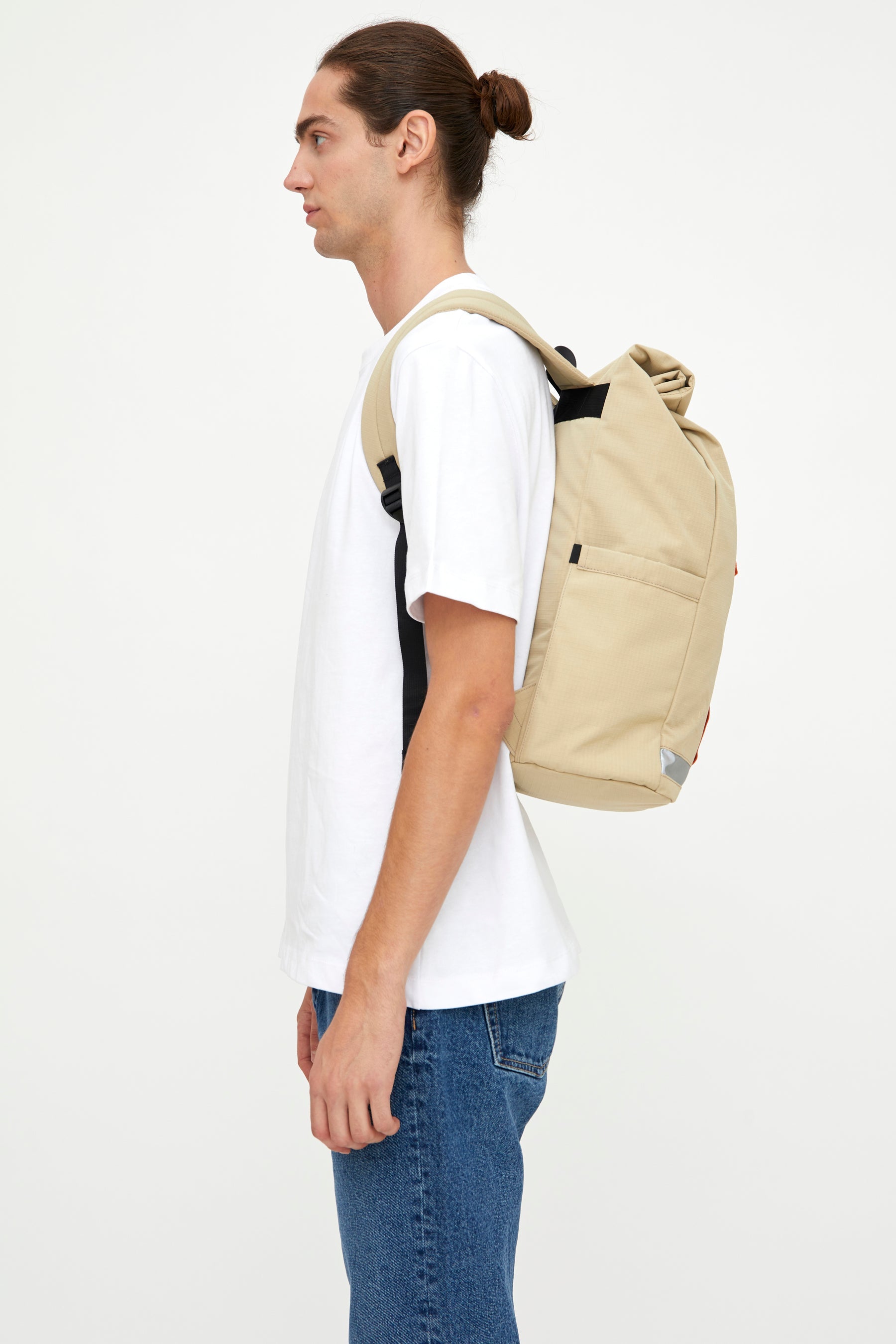 Beiger Rucksack Lars Roll Vandra aus recyceltem PET von Lefrik