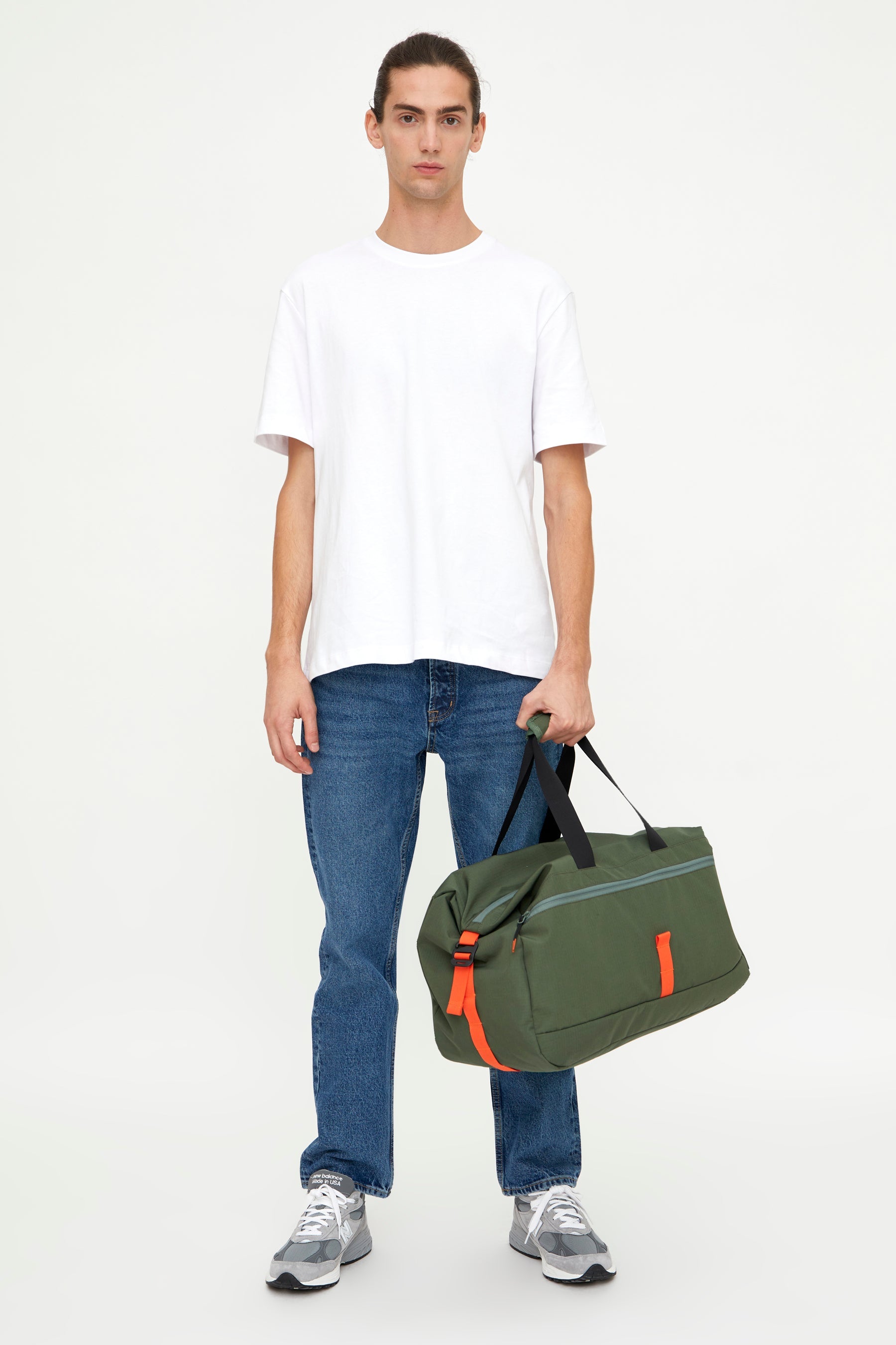 Green Vandra travel bag made from recycled PET from Lefrik