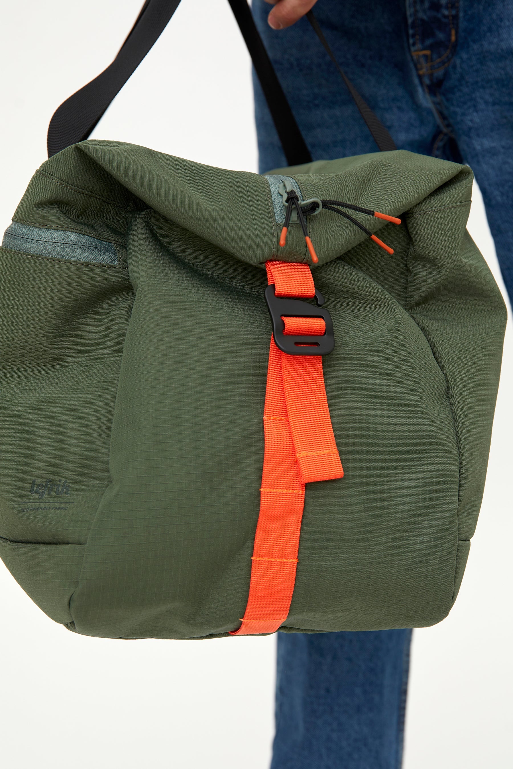Green Vandra travel bag made from recycled PET from Lefrik
