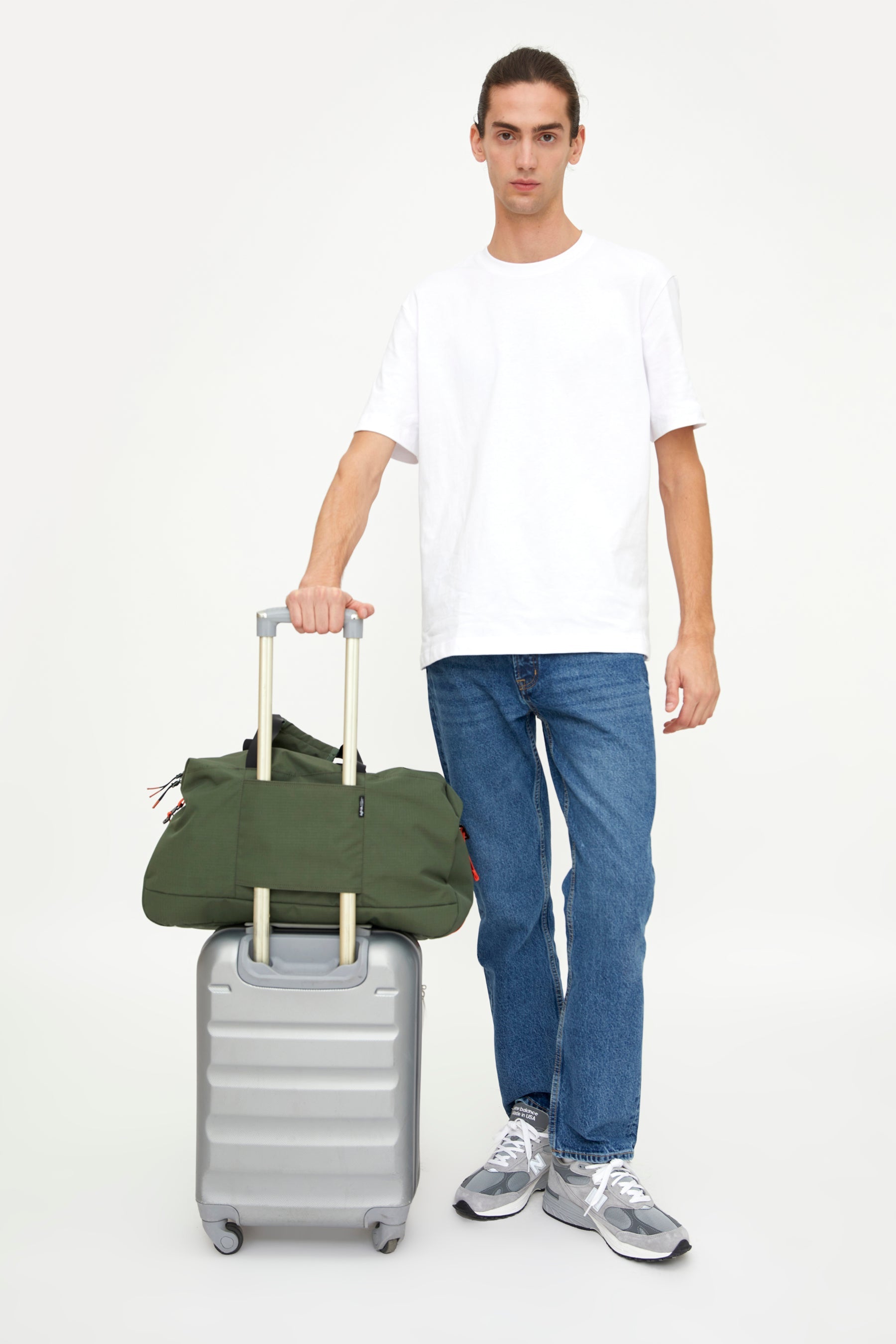 Green Vandra travel bag made from recycled PET from Lefrik