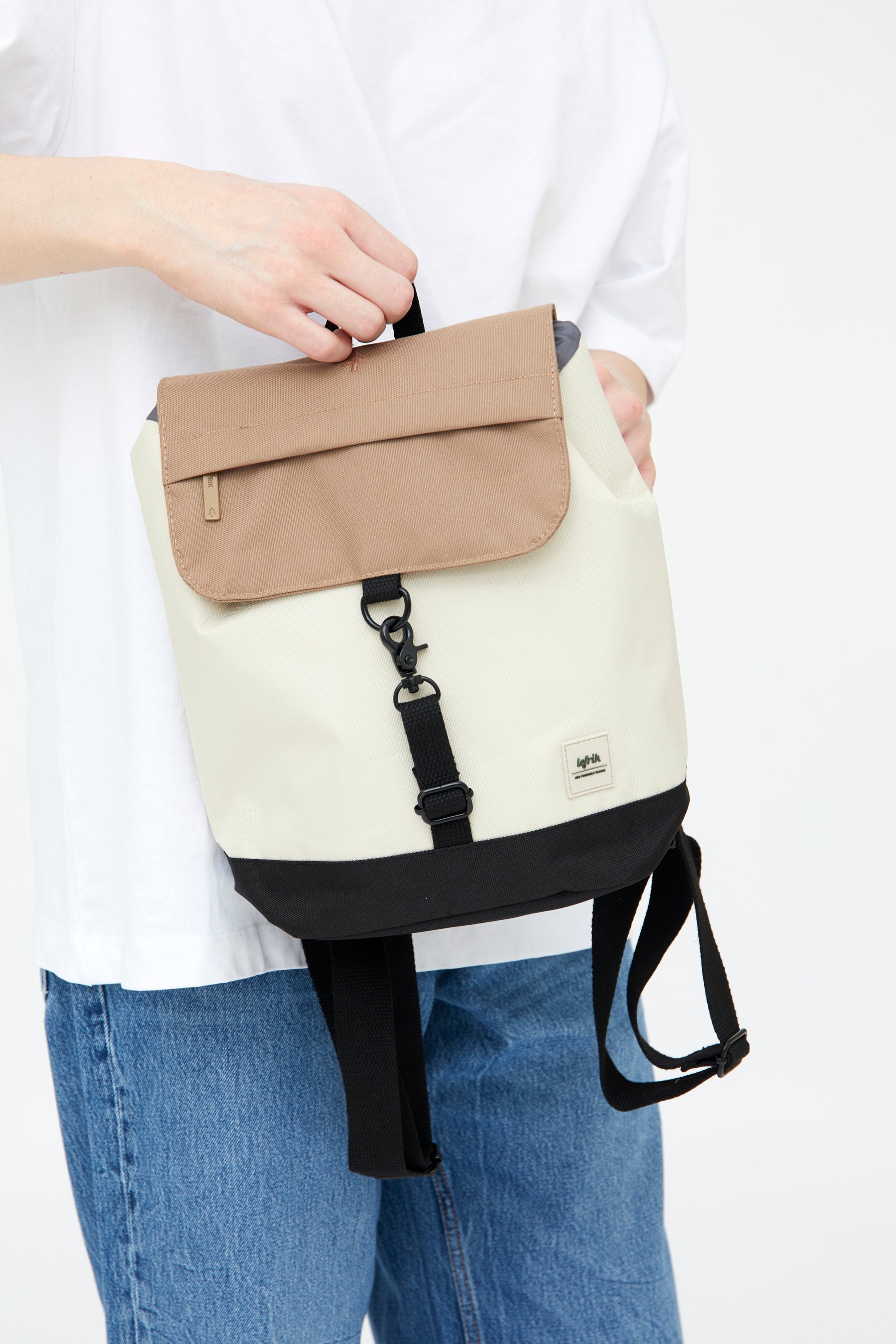 Beiger Rucksack Scout Mini aus recyceltem PET von Lefrik
