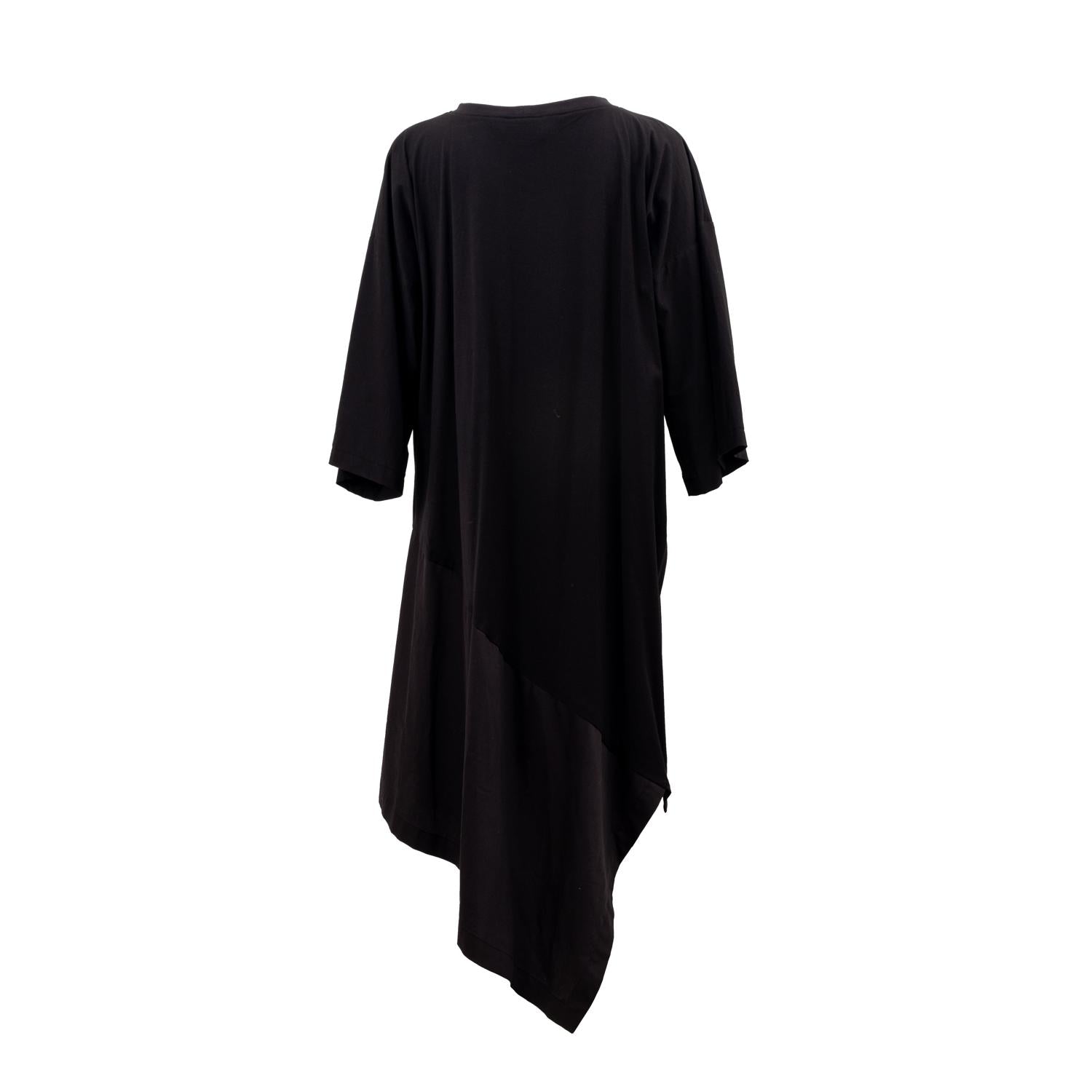 Robe asymétrique oversize noire en coton biologique