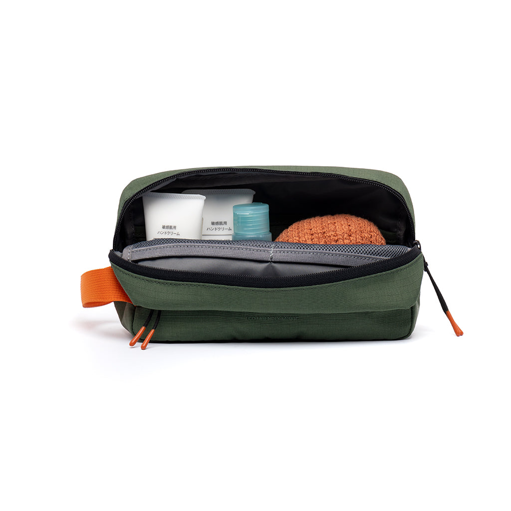 Green cosmetic bag NEO Lithe Vandra made from recycled PET from Lefrik