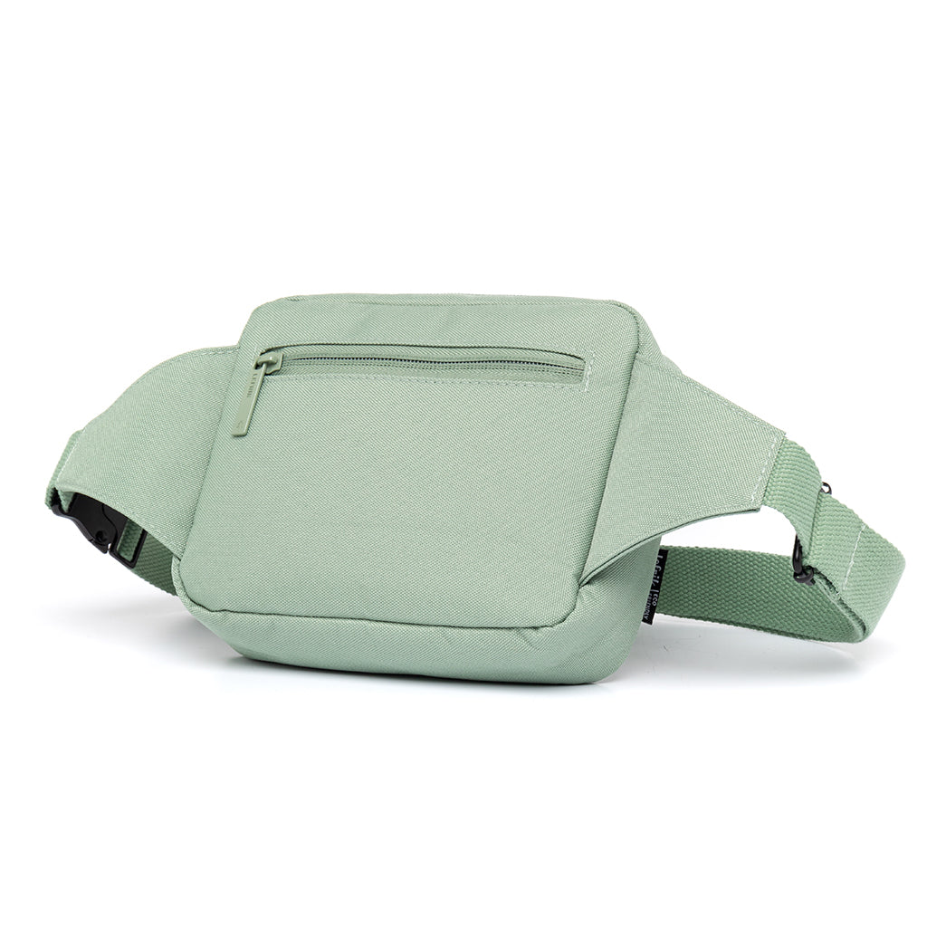 Hellgrüne Bauchtasche Reef Crossbody aus recyceltem PET von Lefrik