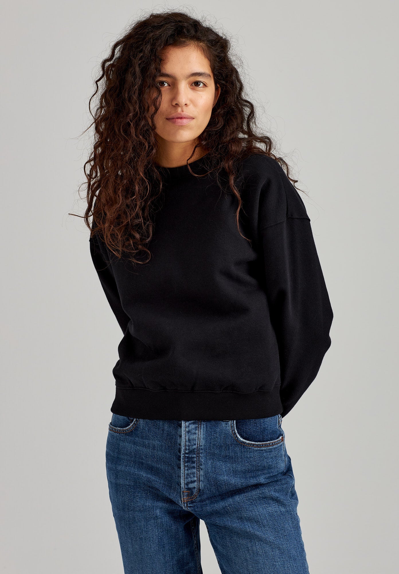 Schwarzer Sweater TT1022 aus Bio-Baumwolle von Thokkthokk