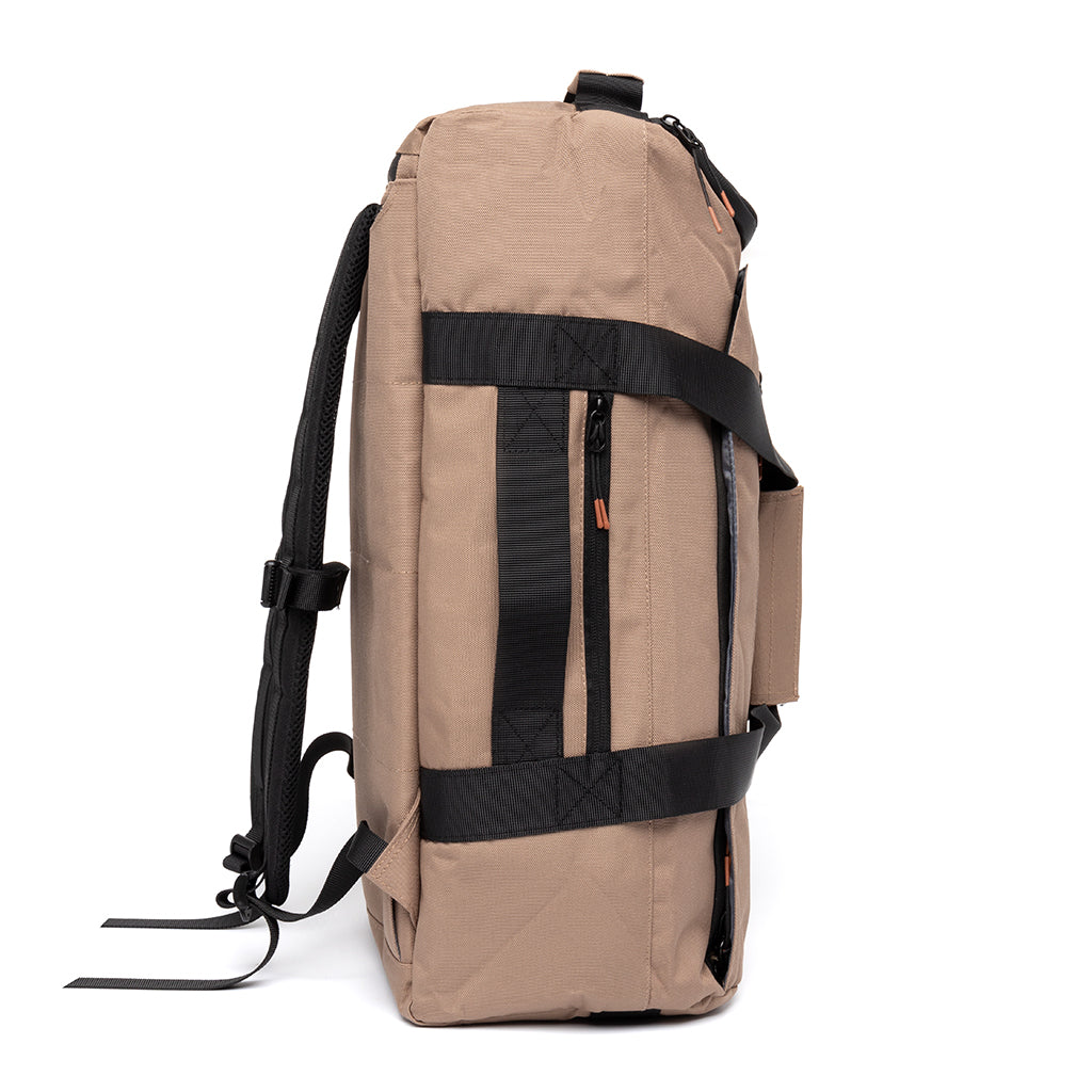 Hellbrauner Reiserucksack Wanderer aus recyceltem PET von Lefrik