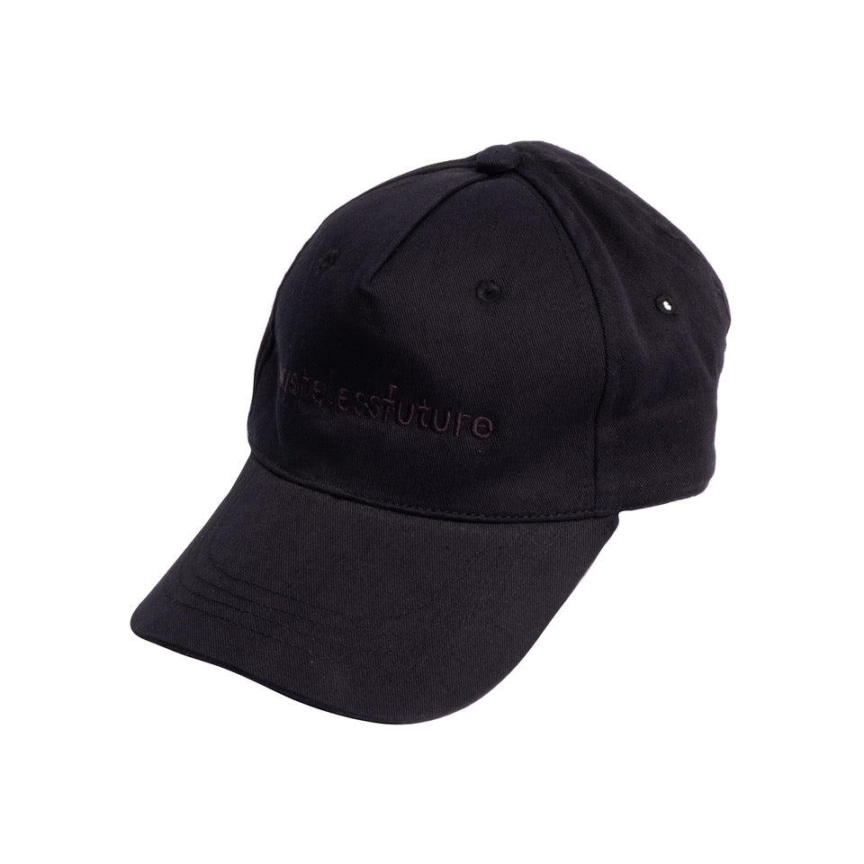 Bestickte Cap aus Bio-Baumwolle