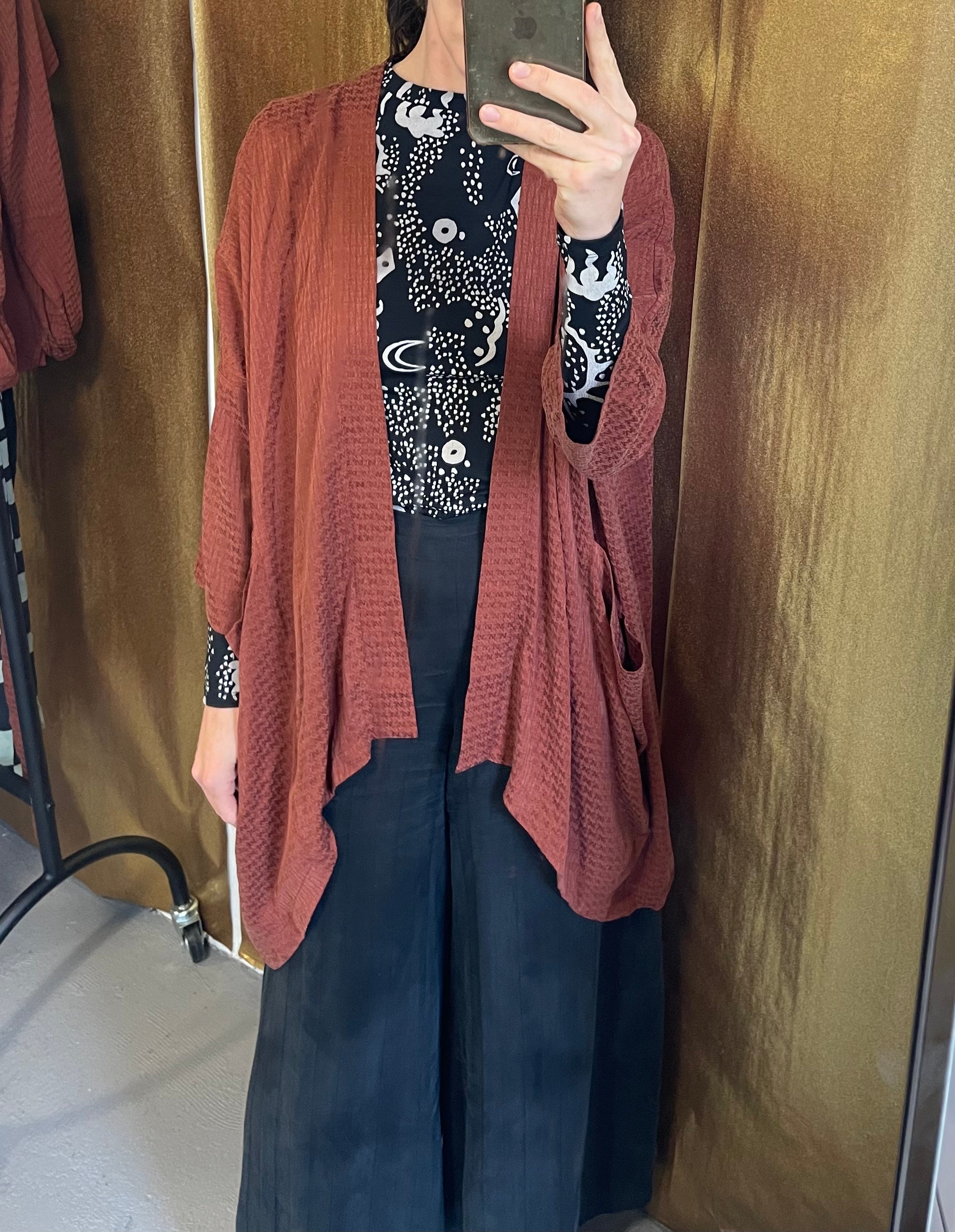 Kimono Cardigan aus cupro in der Farbe Rost