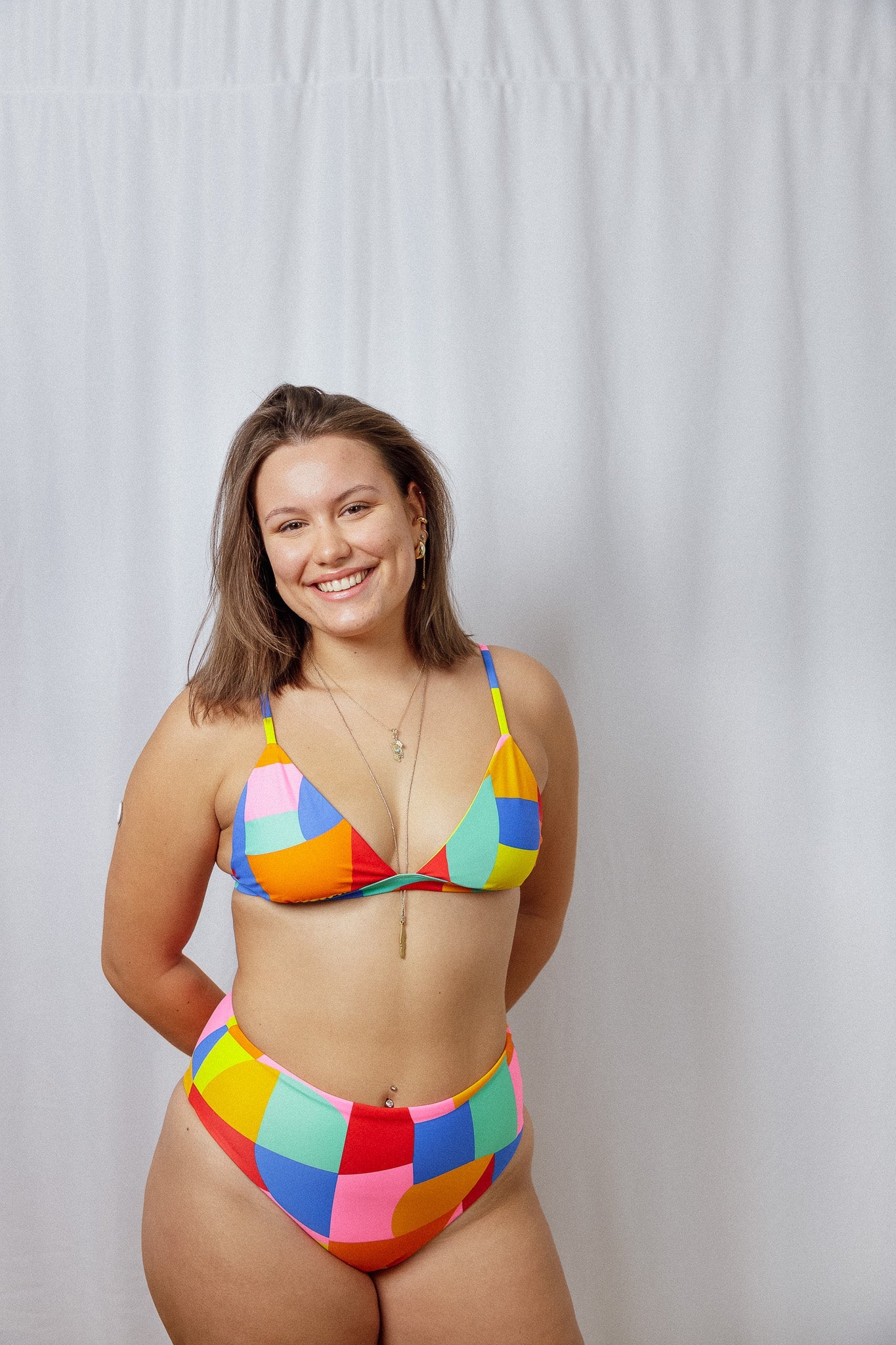 Buntes Bikini-Oberteil Tiago aus regeneriertem Nylon von Tias & Olives