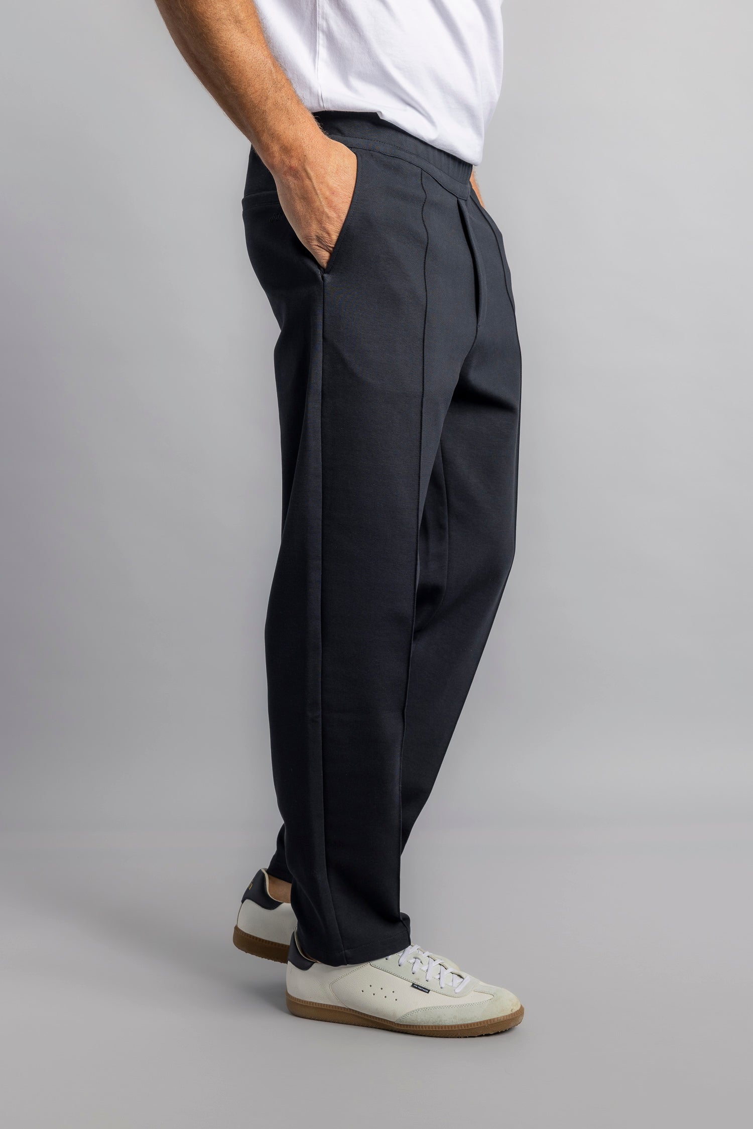The Casual Pants aus Bio Baumwolle in grau von Dirts