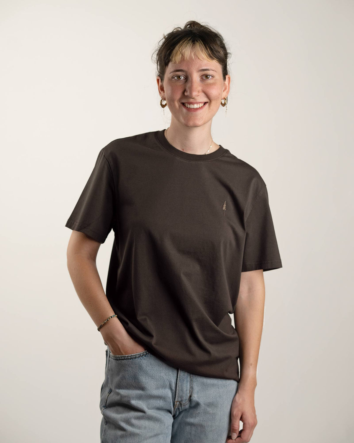 Braunes T-Shirt aus Bio-Baumwolle von Nikin