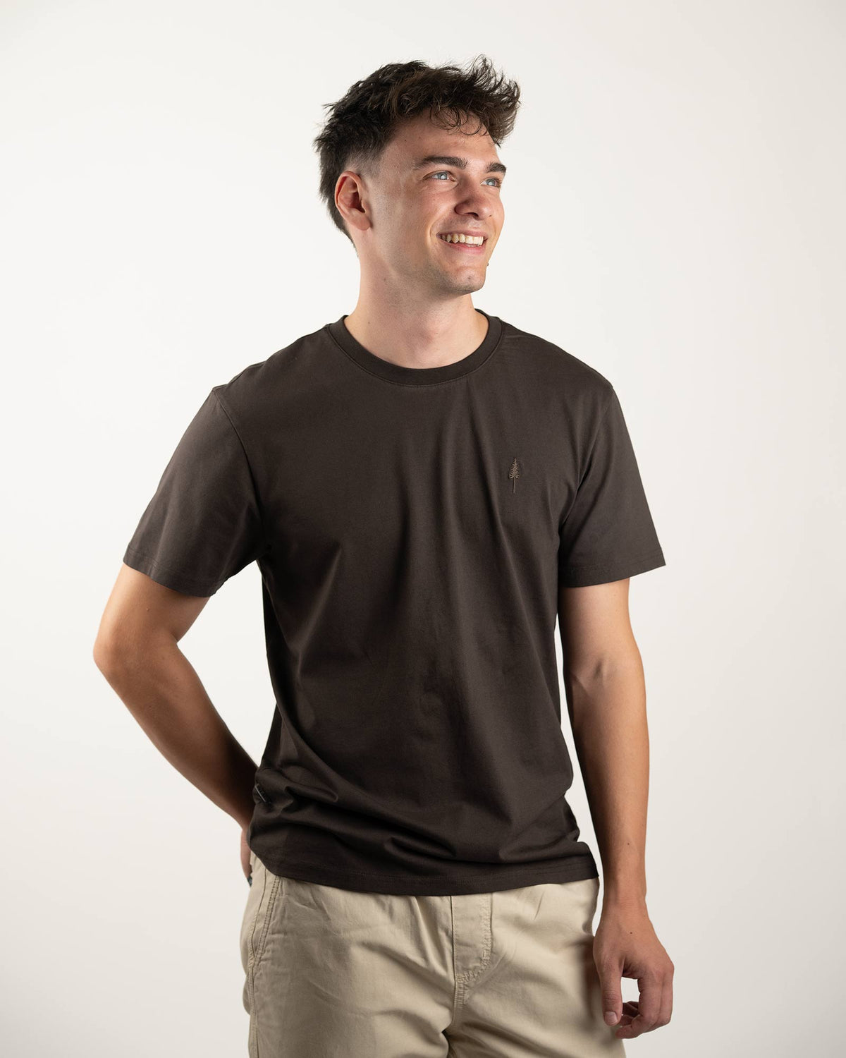 Braunes T-Shirt aus Bio-Baumwolle von Nikin