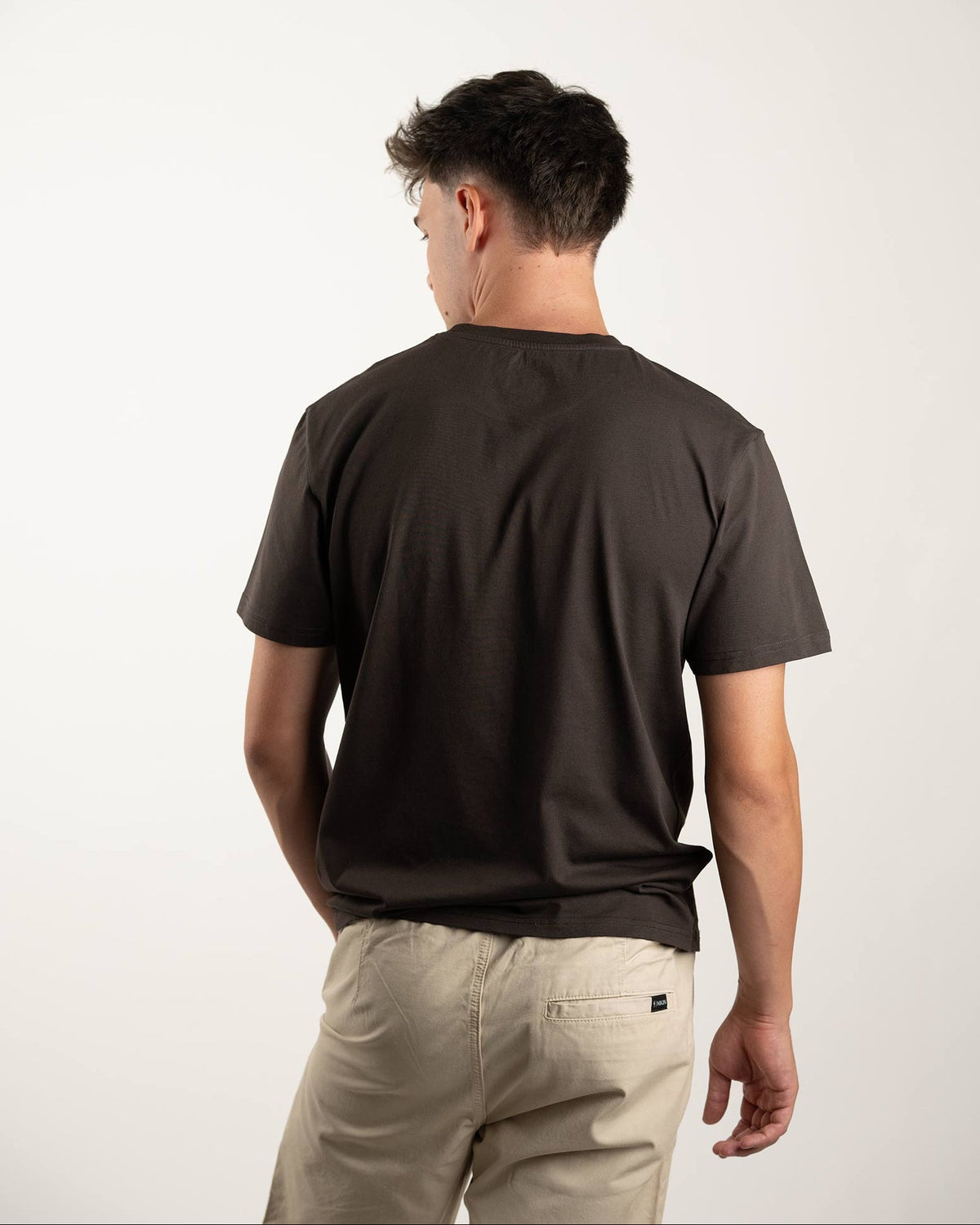 Braunes T-Shirt aus Bio-Baumwolle von Nikin