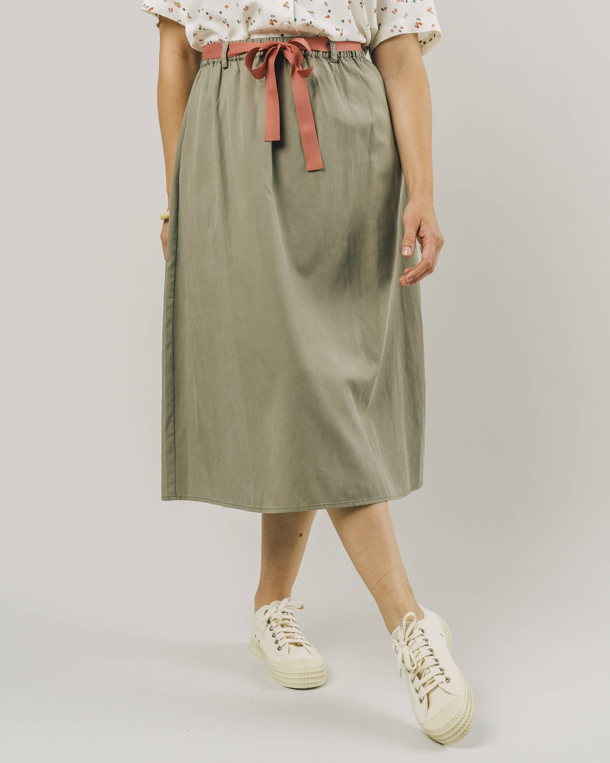 Green Elba skirt made of Tencel, organic cotton and Euro flax linen from Brava Fabrics
