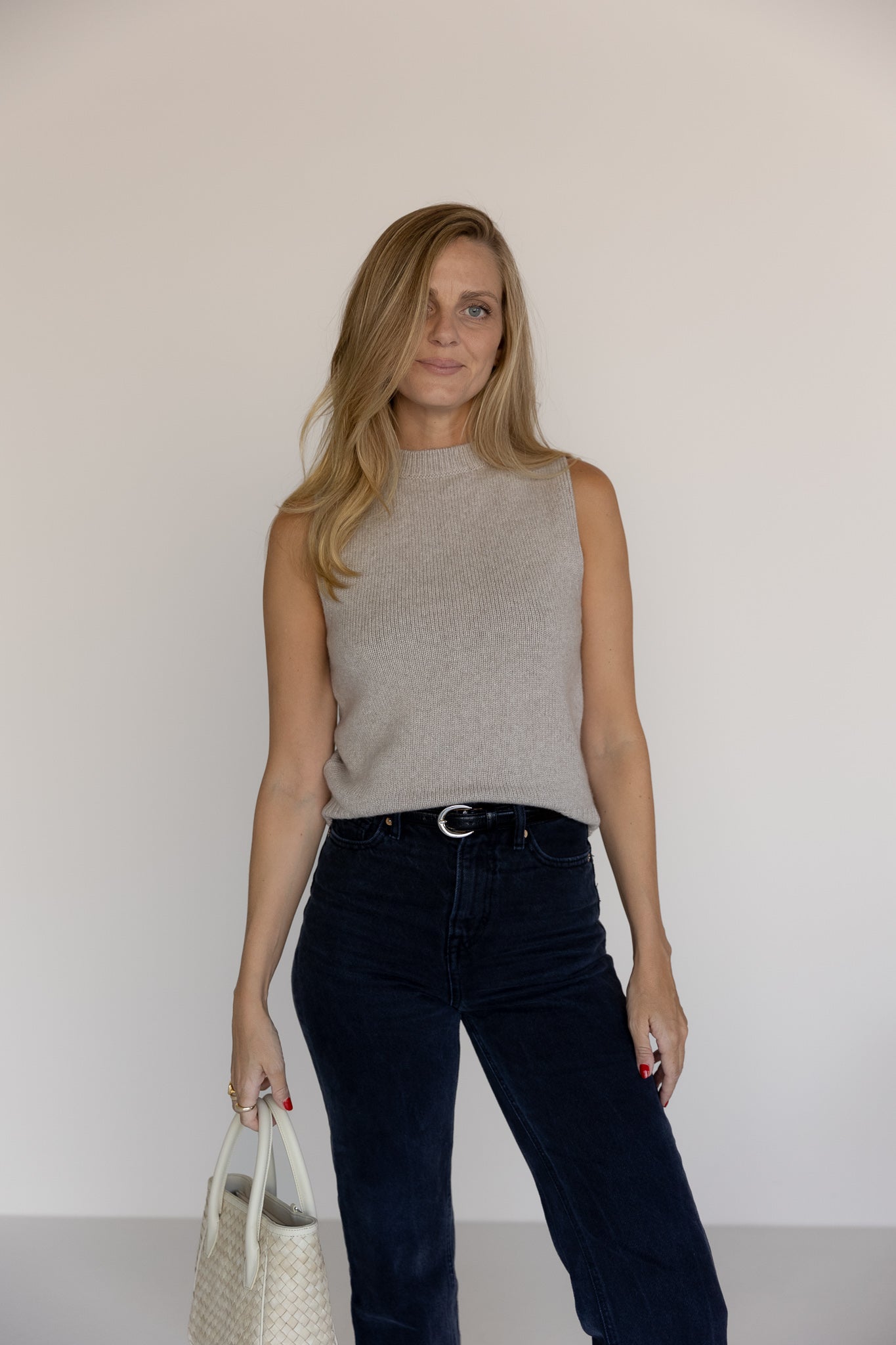 Débardeur à col montant en cachemire/soie grège de Pura Clothing