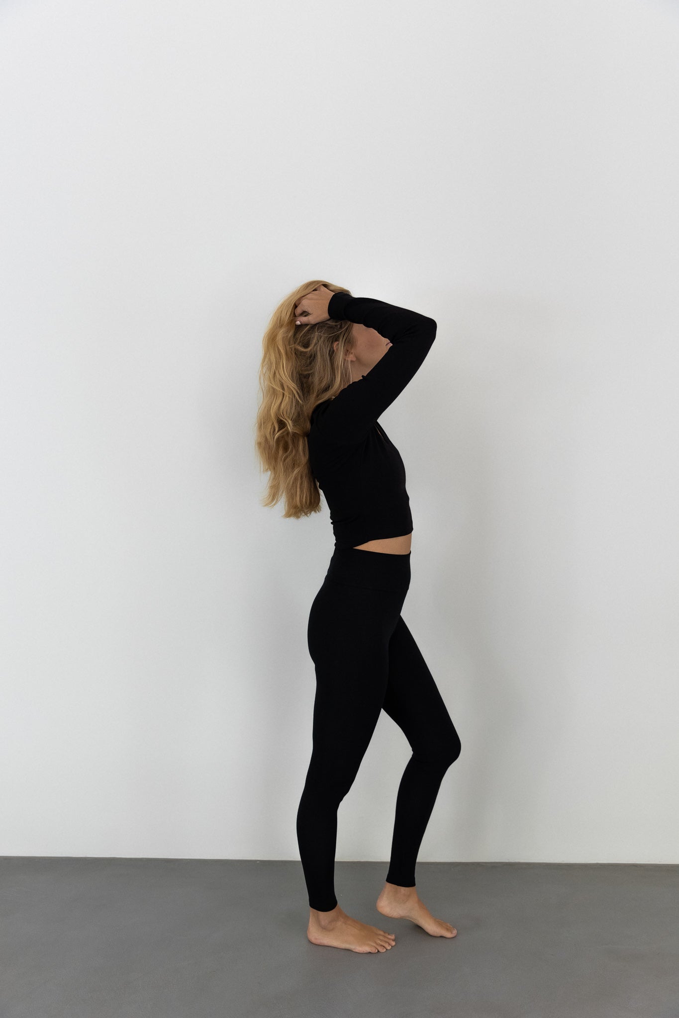 Black MOLY leggings made of Tencel from PURA Clothing 