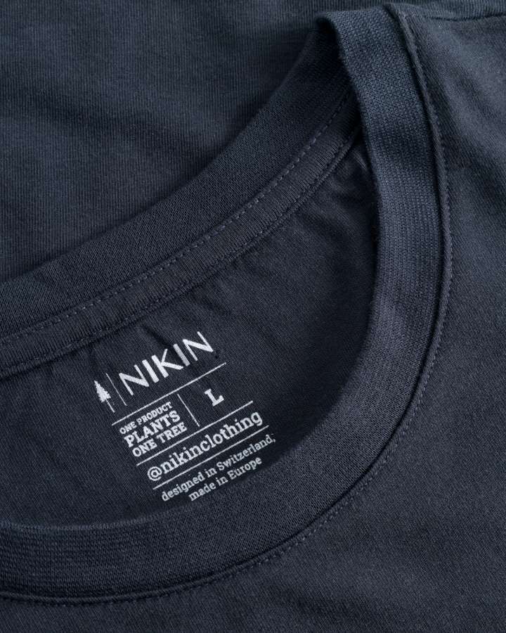 Dunkelblaues T-Shirt TreeShirt Circular aus NaNea von Nikin