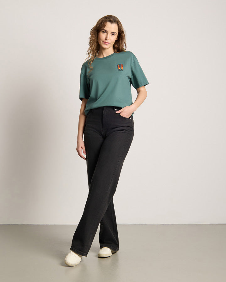 Grünes T-Shirt Tree Stay Rooted aus 100% Bio-Baumwolle von NIKIN