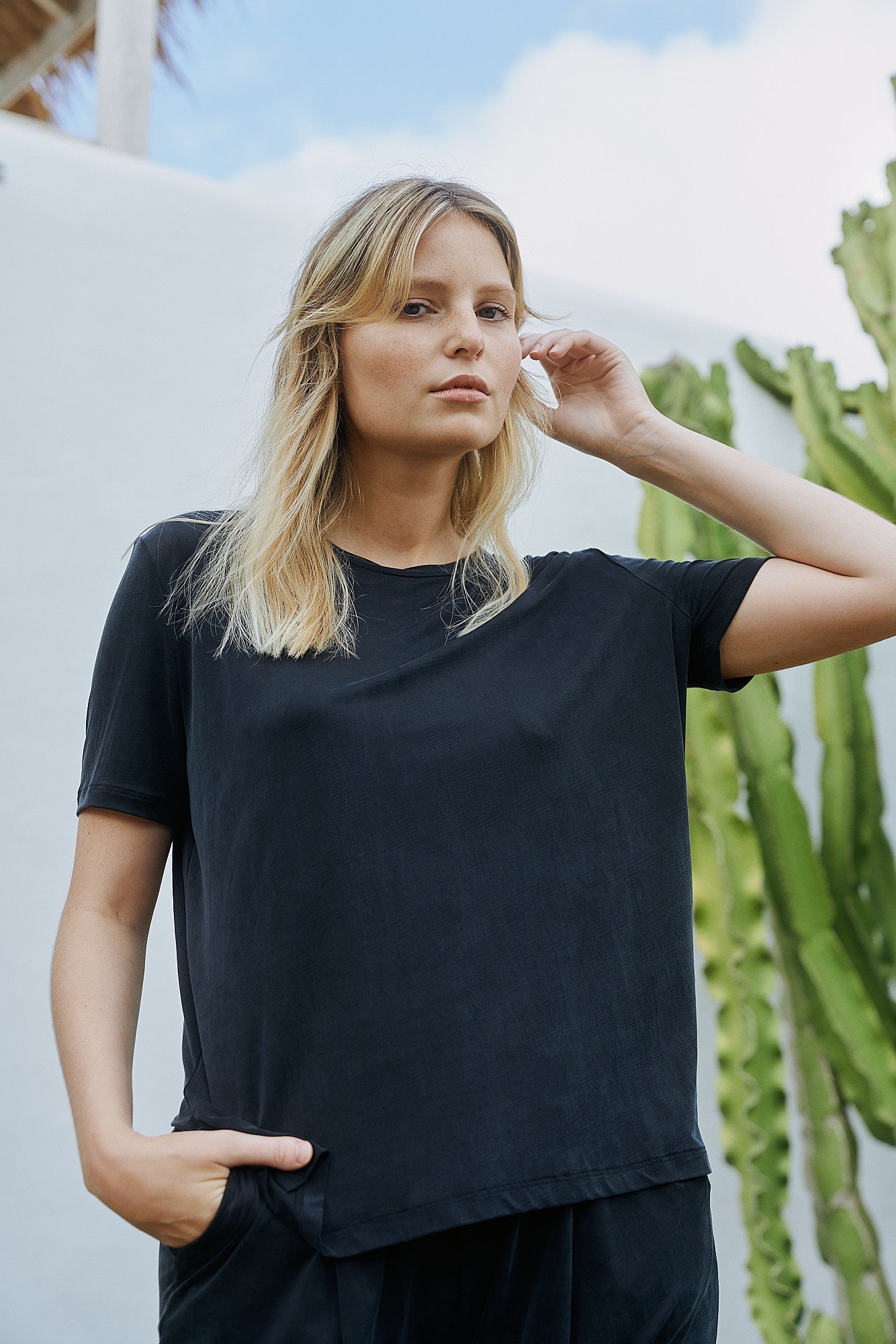 Chemise en cupro noire de MOYA KALA