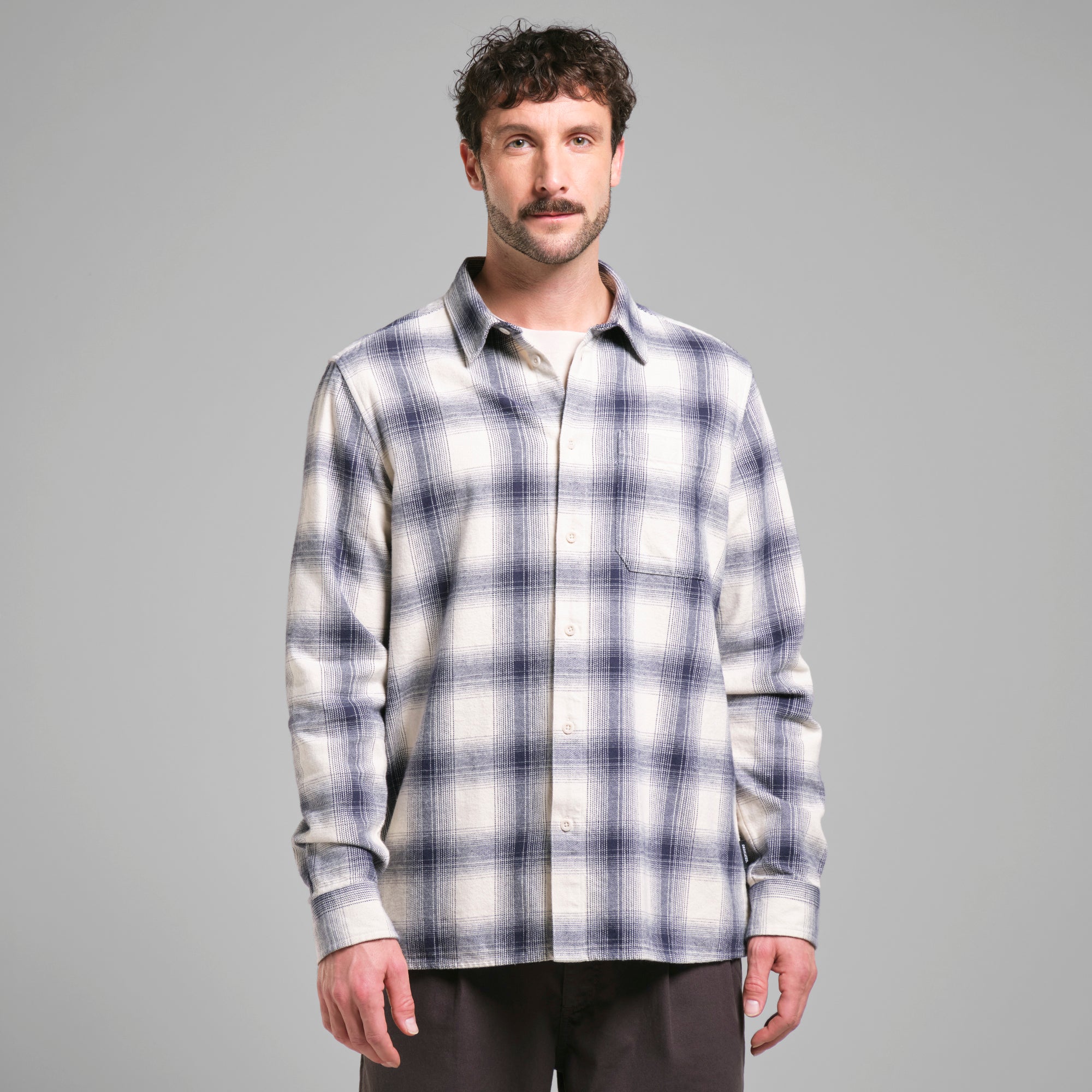 Herren Flanell-Hemd Rute aus 100% Bio Baumwolle von Dedicated in offwhite-blau kariert