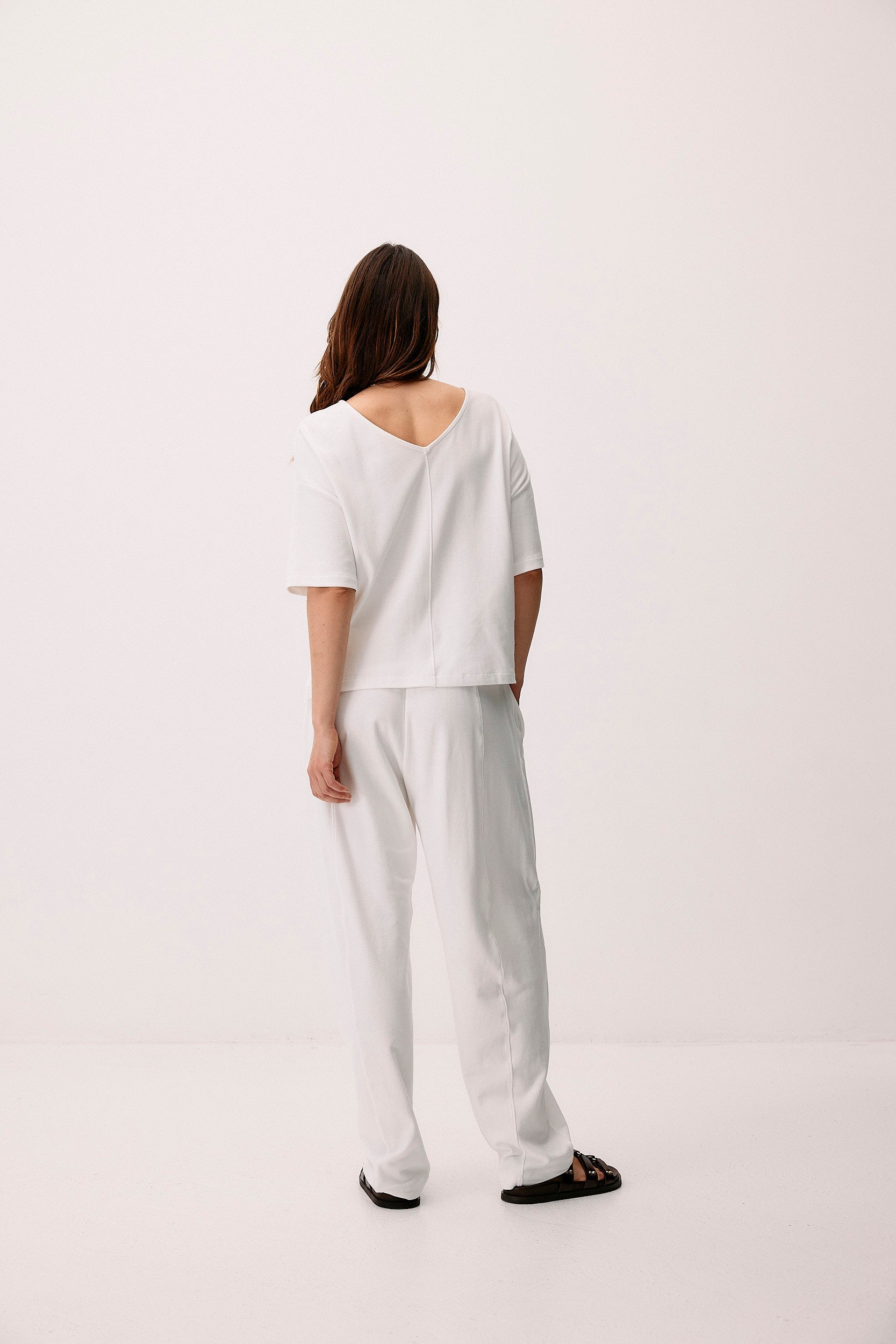 White, reversible T-shirt Pure made of 100% organic cotton by Moya Kala