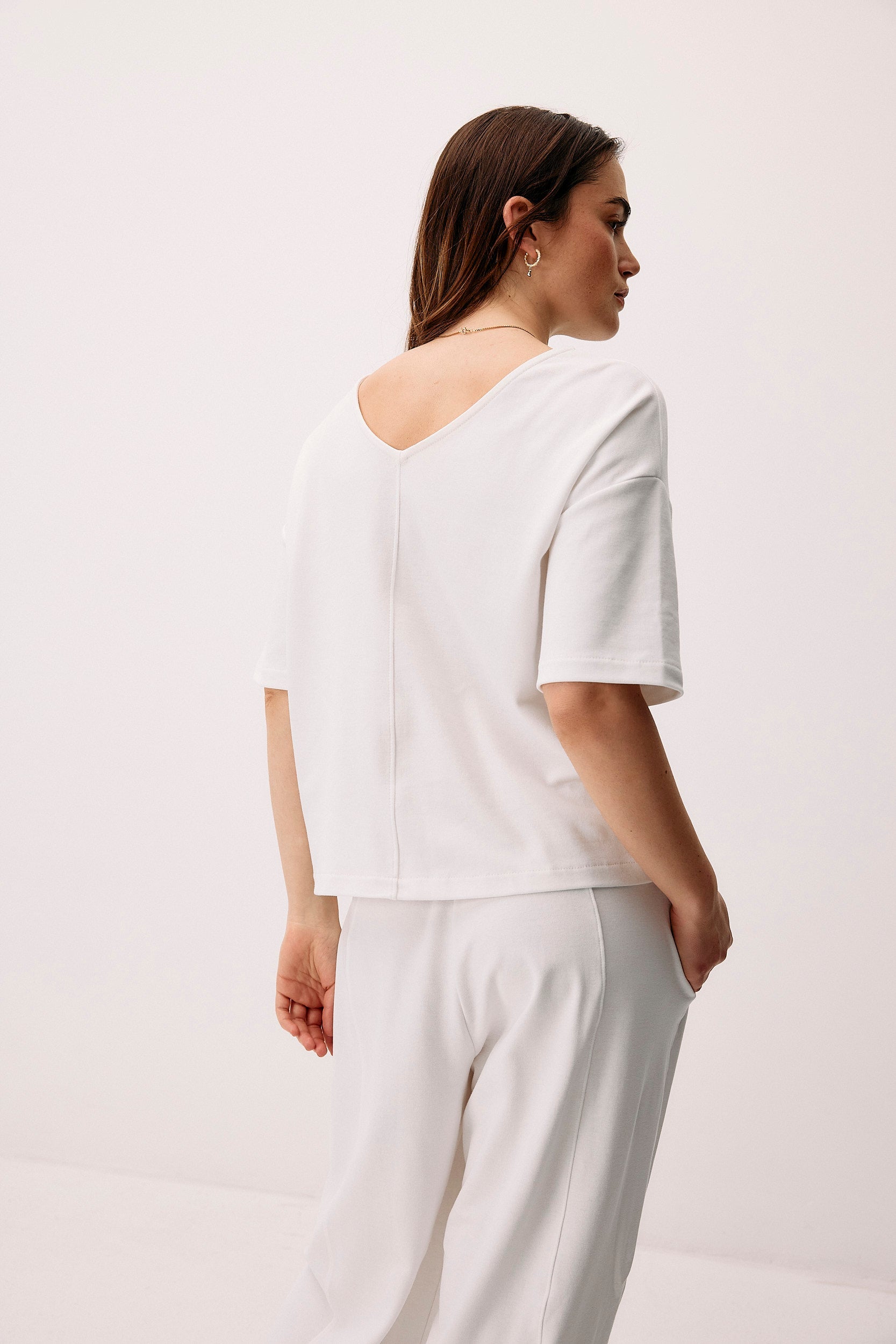 White, reversible T-shirt Pure made of 100% organic cotton by Moya Kala