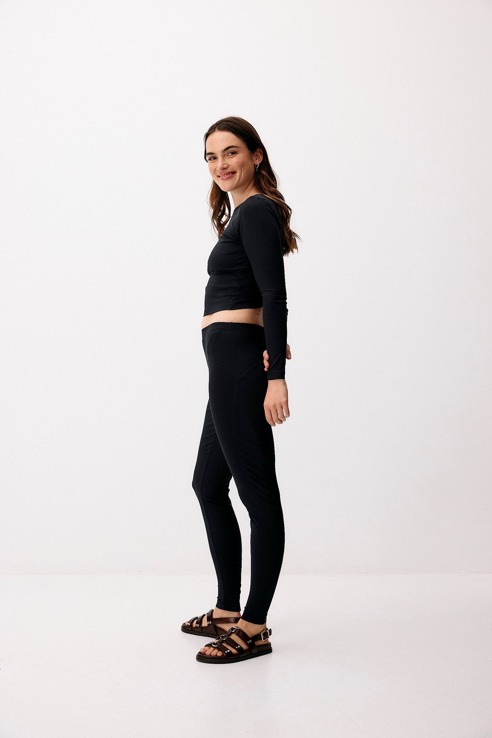 Legging hybride bleu foncé en polyamide recyclé par Moya Kala