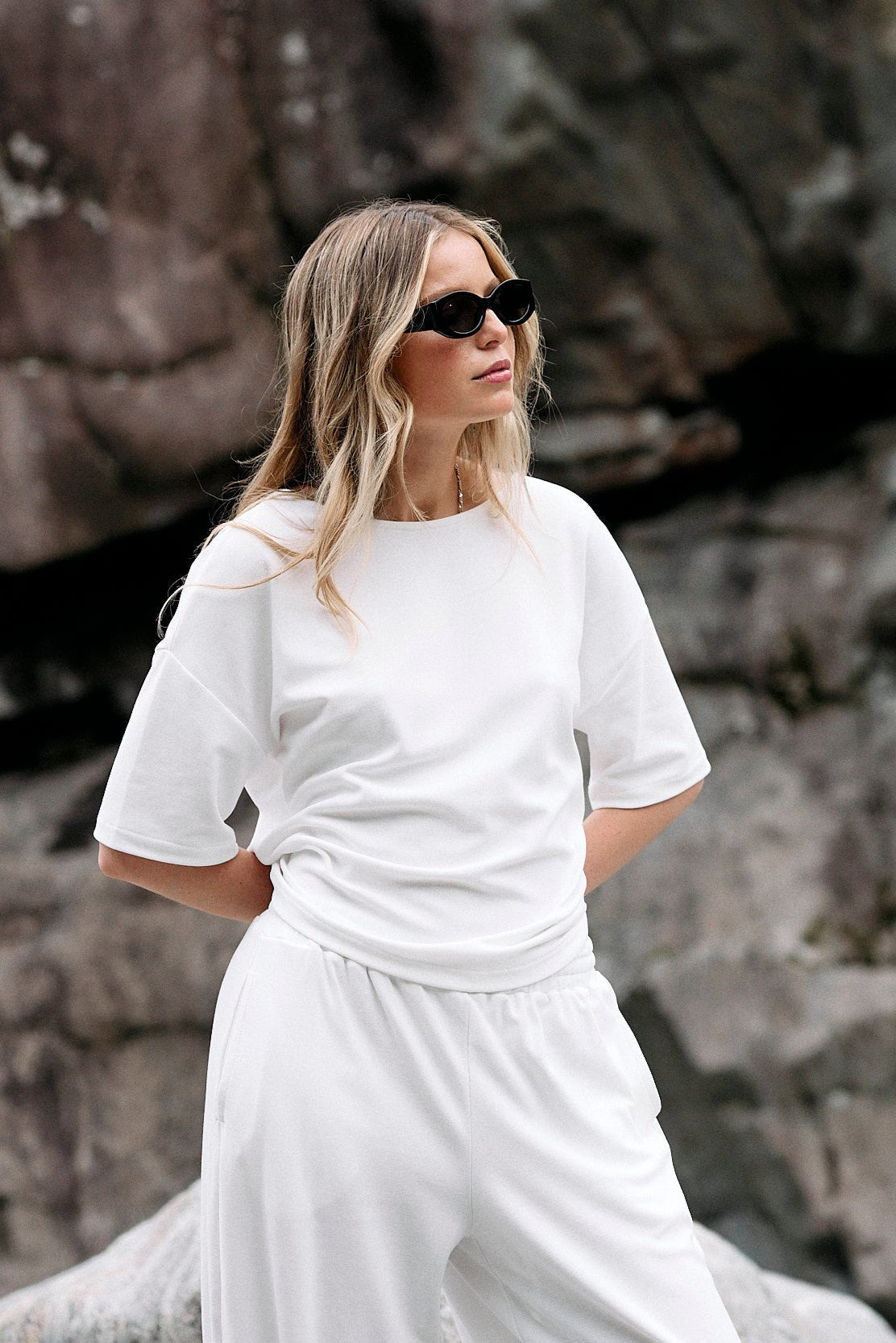 White, reversible T-shirt Pure made of 100% organic cotton by Moya Kala