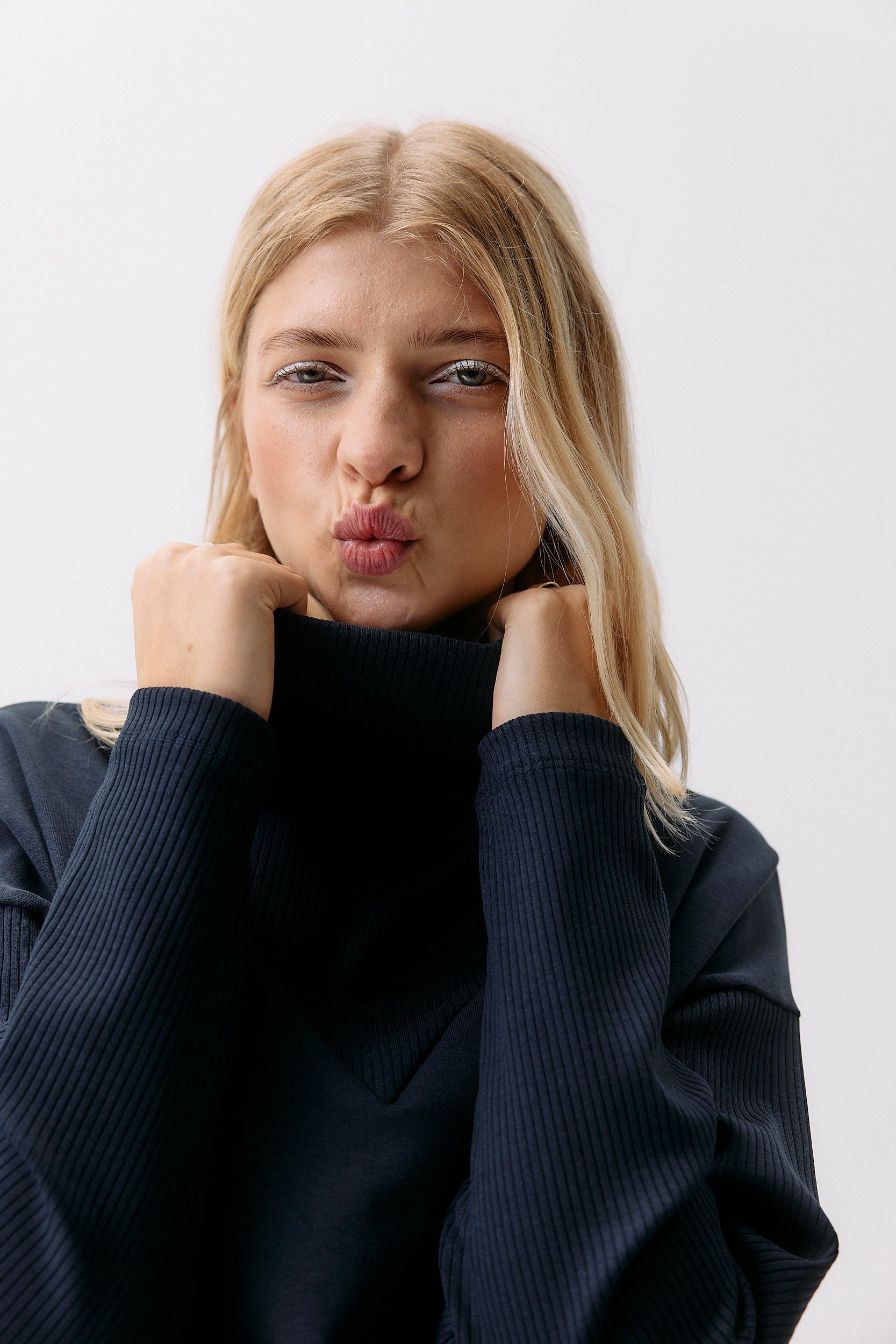 Formal Rib Sweater - blue note von Moya Kala
