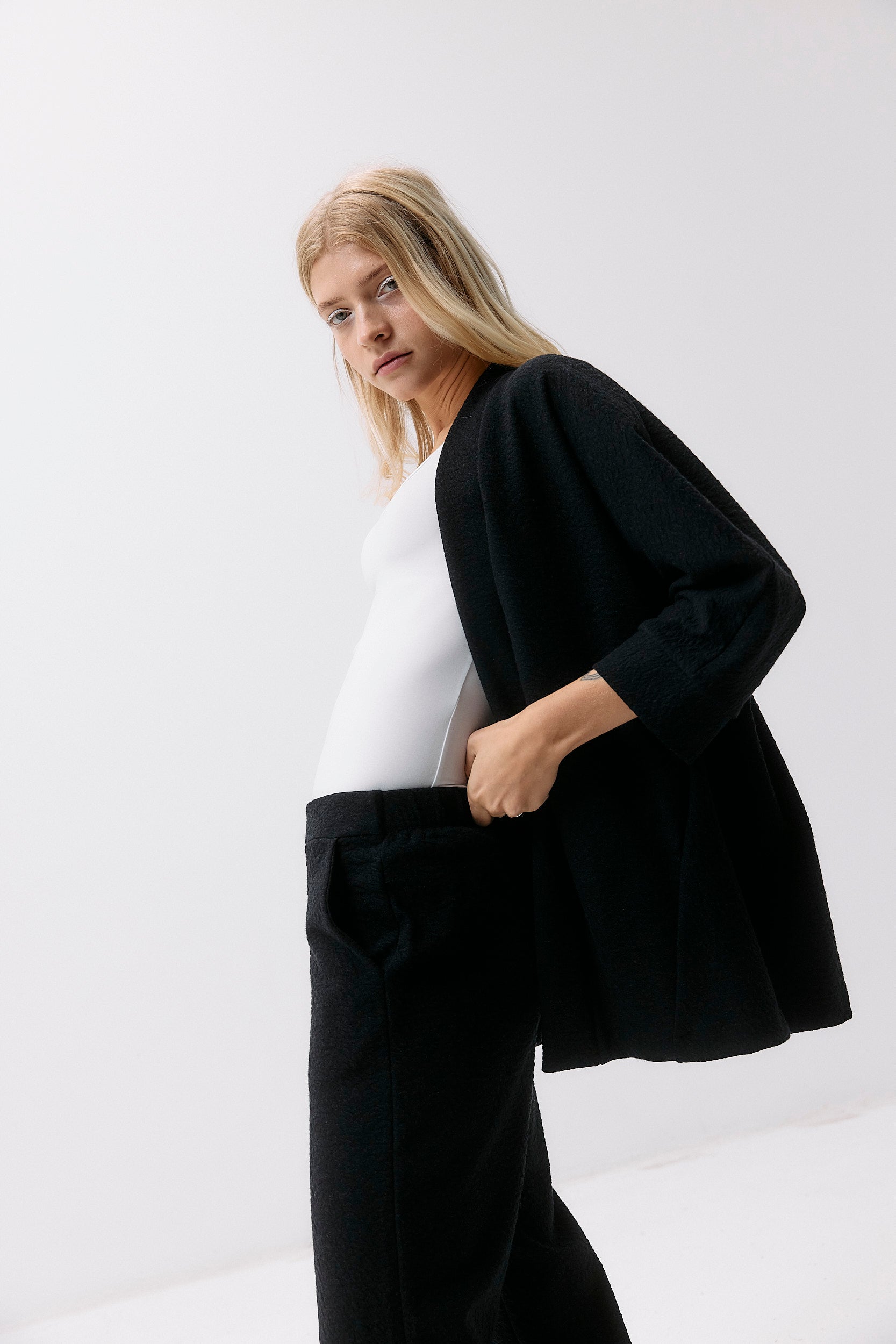 Botanic Jacket - black intense aus Bio Baumwolle mit Brennessel-Anteil von Moya Kala