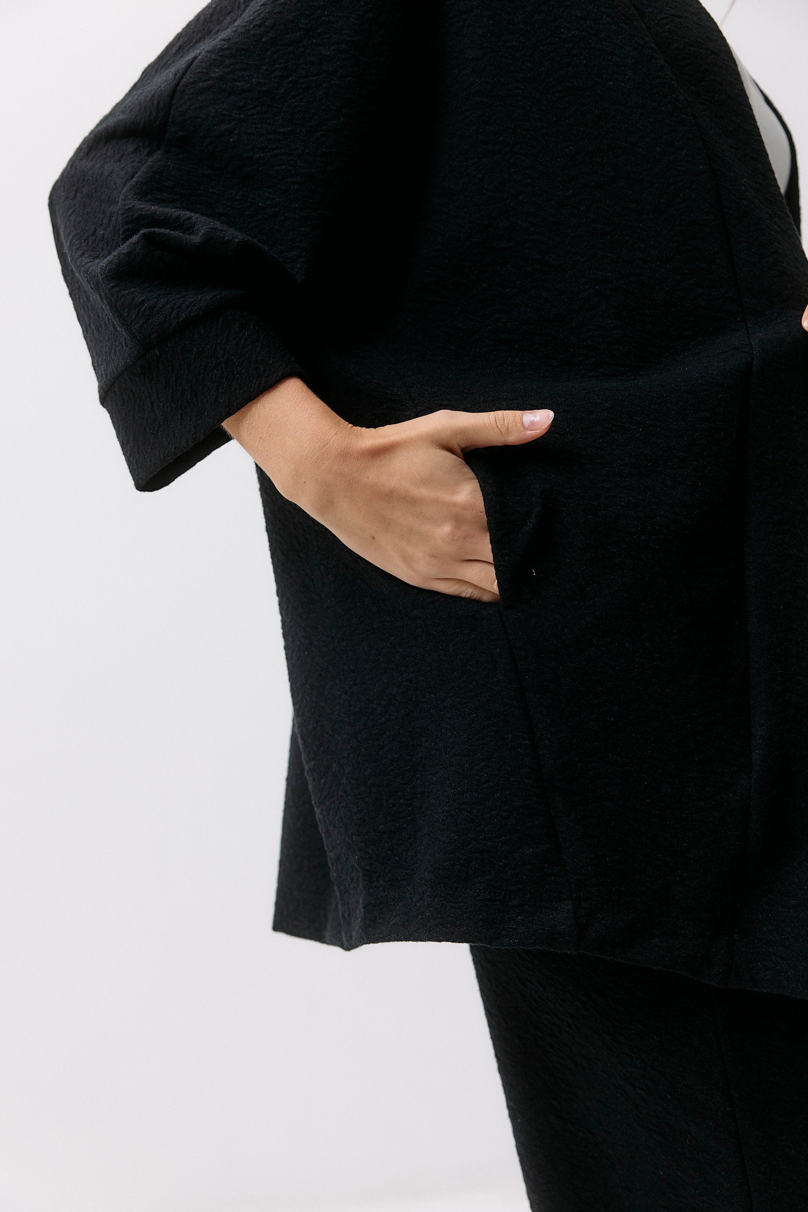 Botanic Jacket - black intense aus Bio Baumwolle mit Brennessel-Anteil von Moya Kala