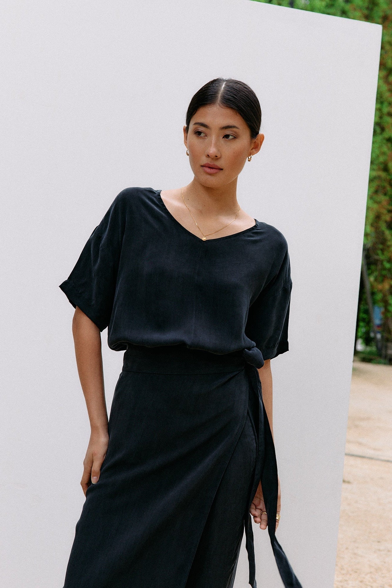 Woven Cupro Wrap Skirt - graphite - von Moya Kala