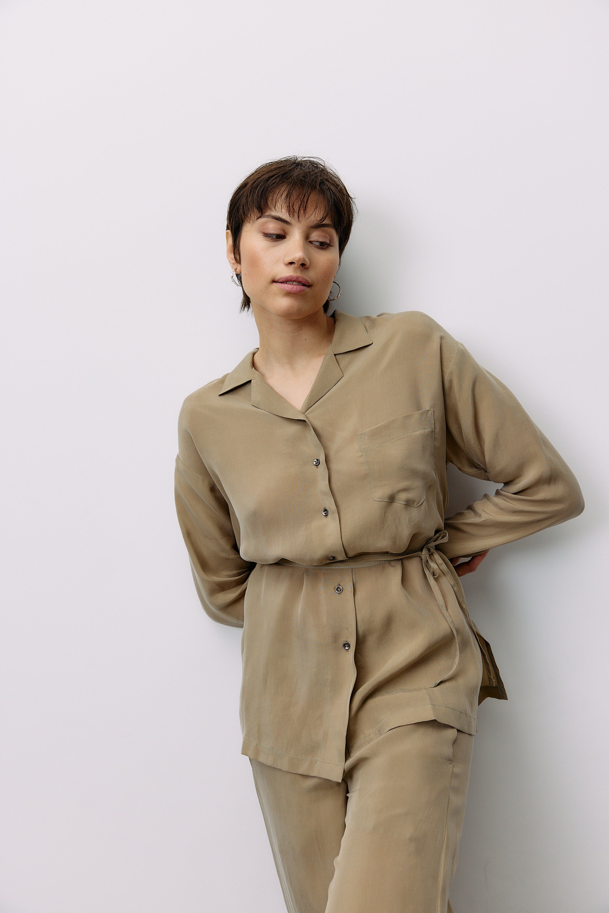 Woven Cupro Blouse - coriander - von Moya Kala