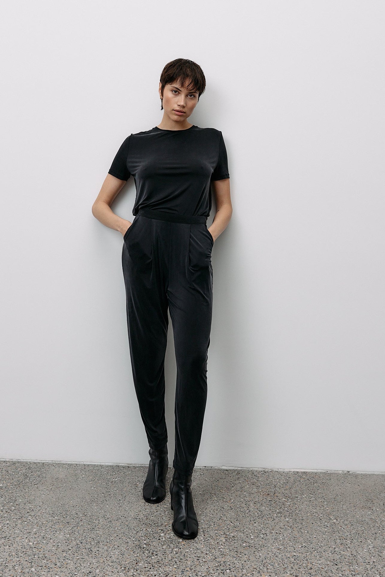 Schwarze Lounge Hosen aus Cupro von MOYA KALA