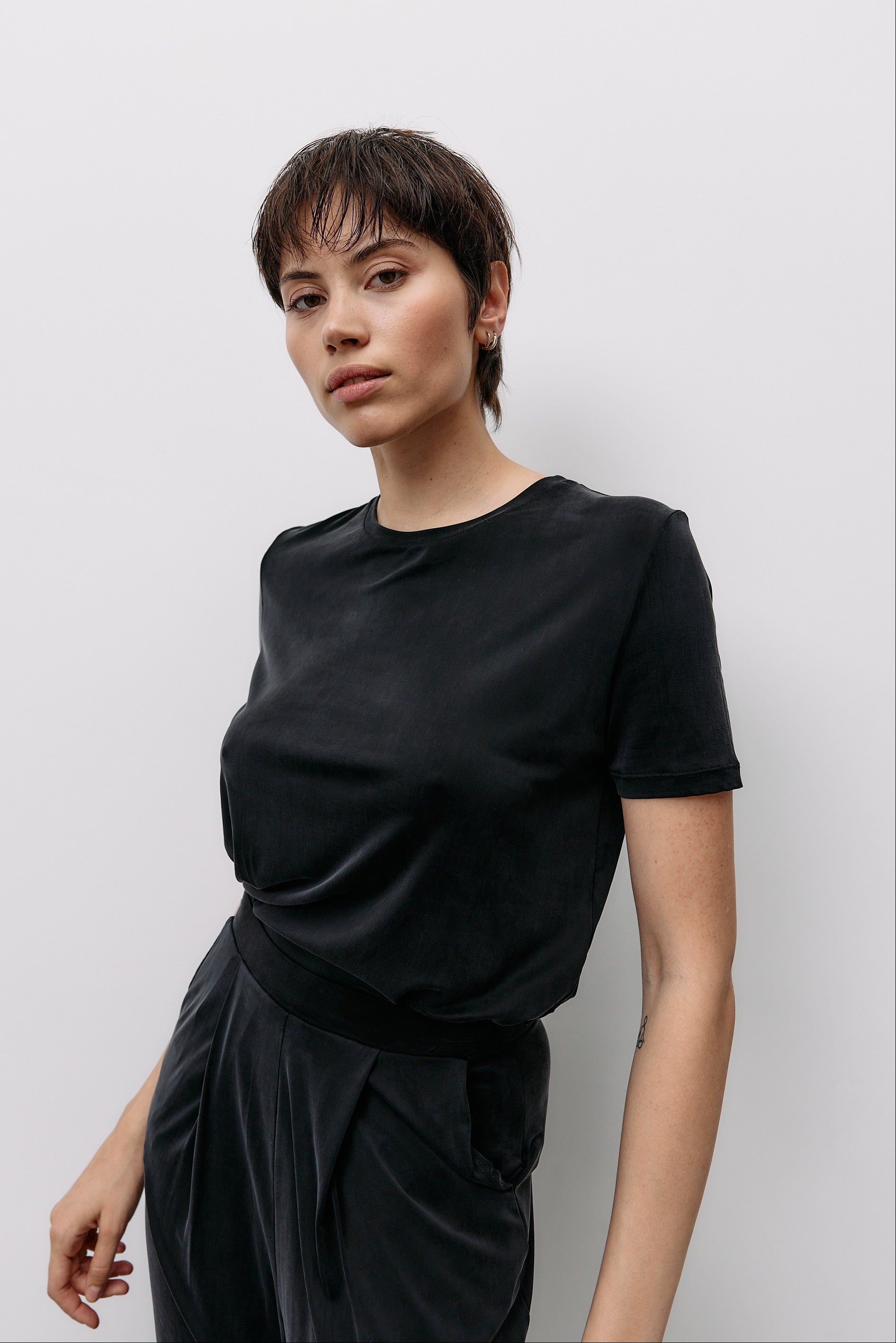 Schwarze Lounge Hosen aus Cupro von MOYA KALA