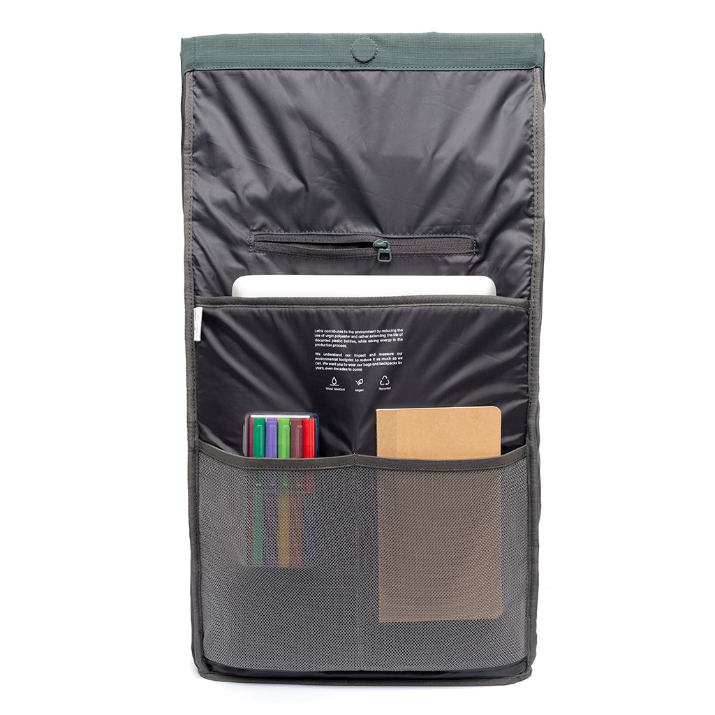 Blauer Rucksack Lars Roll Vandra aus recycelten PET-Flaschen von Lefrik